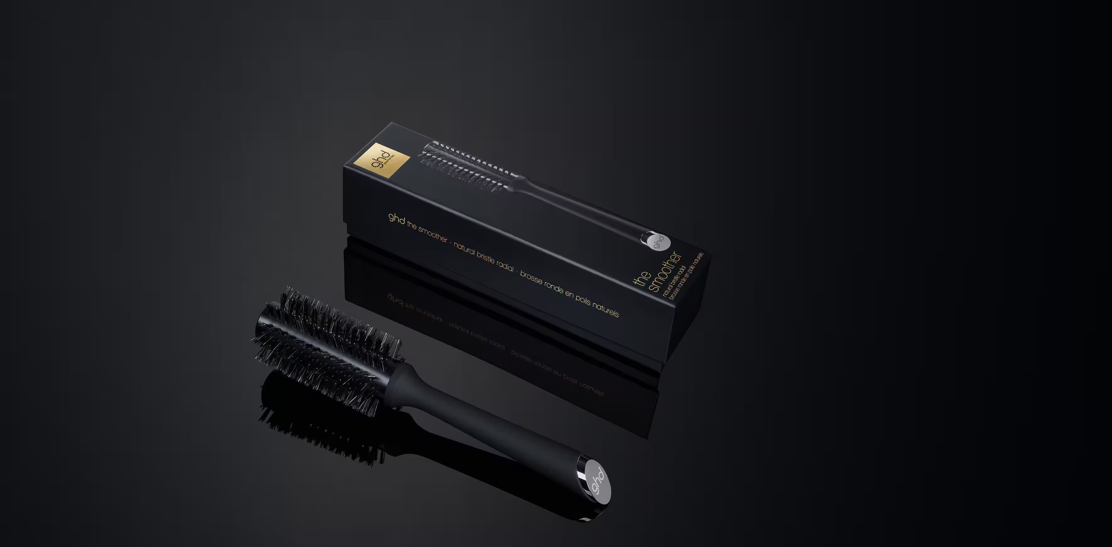 GHD Stylingbürste Ghd The Smoother - Rundbürste - 35 mm, 1-tlg., Ihr Keramikkörper speichert die Föhnwärme