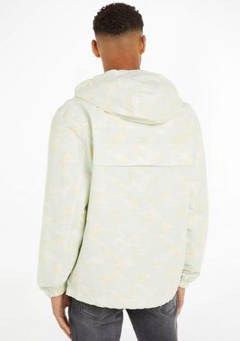 Tommy Jeans Windbreaker TJM CAMO CHICAGO WINDBREAKER im gemusterten Design