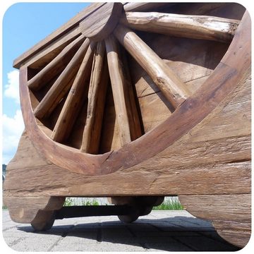 SIMANDRA Couchtisch Truhe Wagenrad (Einzelstück, 1 Truhe), gefertigt in Handarbeit, jedes Stück ein Unikat, Recycling Teak Holz