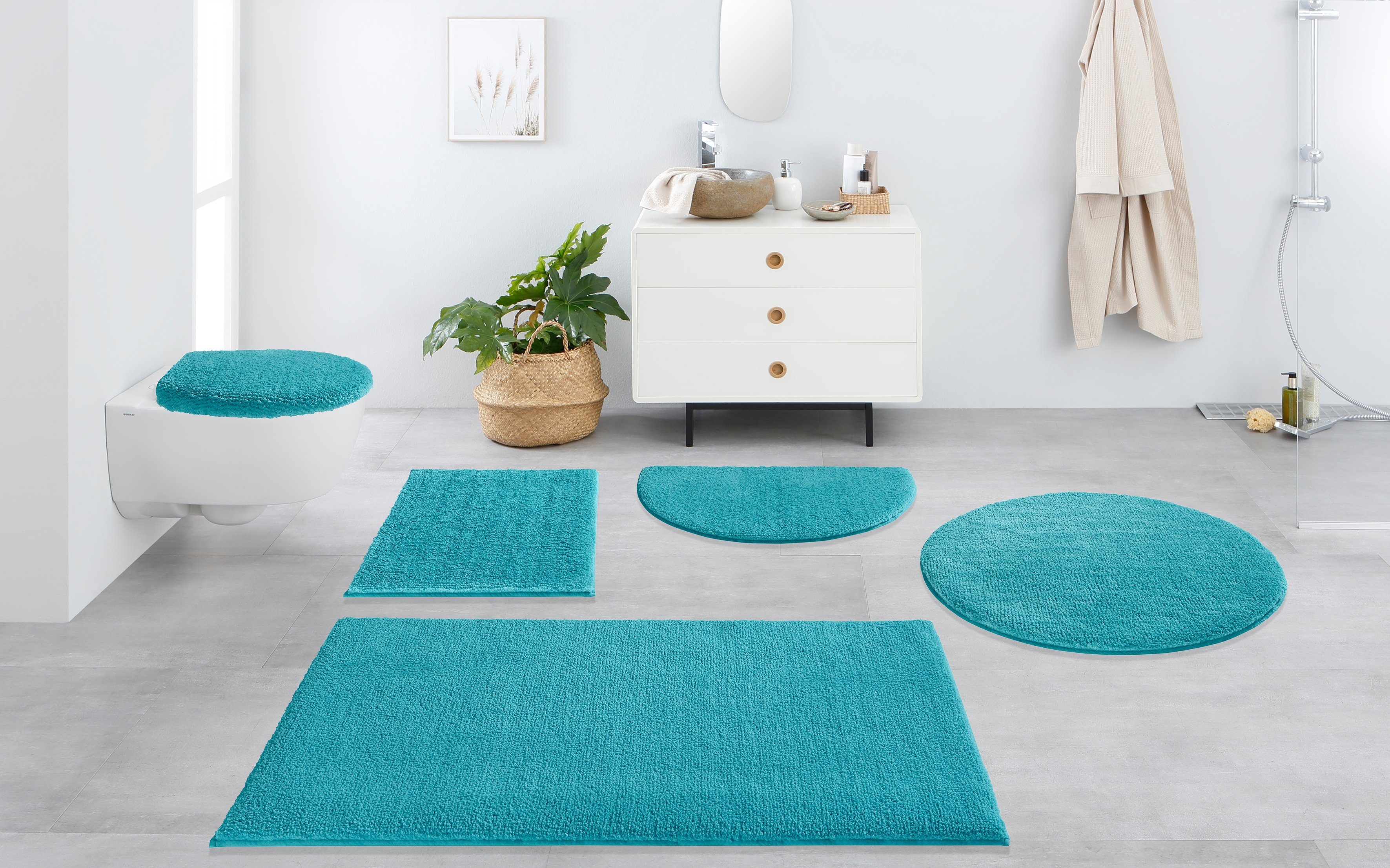 OTTO home Badematte Vanessa, Badvorleger, Badezimmer Teppich, Höhe 10 mm, rutschhemmend beschichtet, schnell trocknend, strapazierfähig, fußbodenheizungsgeeignet, Polyester, halbrund, Badteppich, weiche Haptik, unifarben