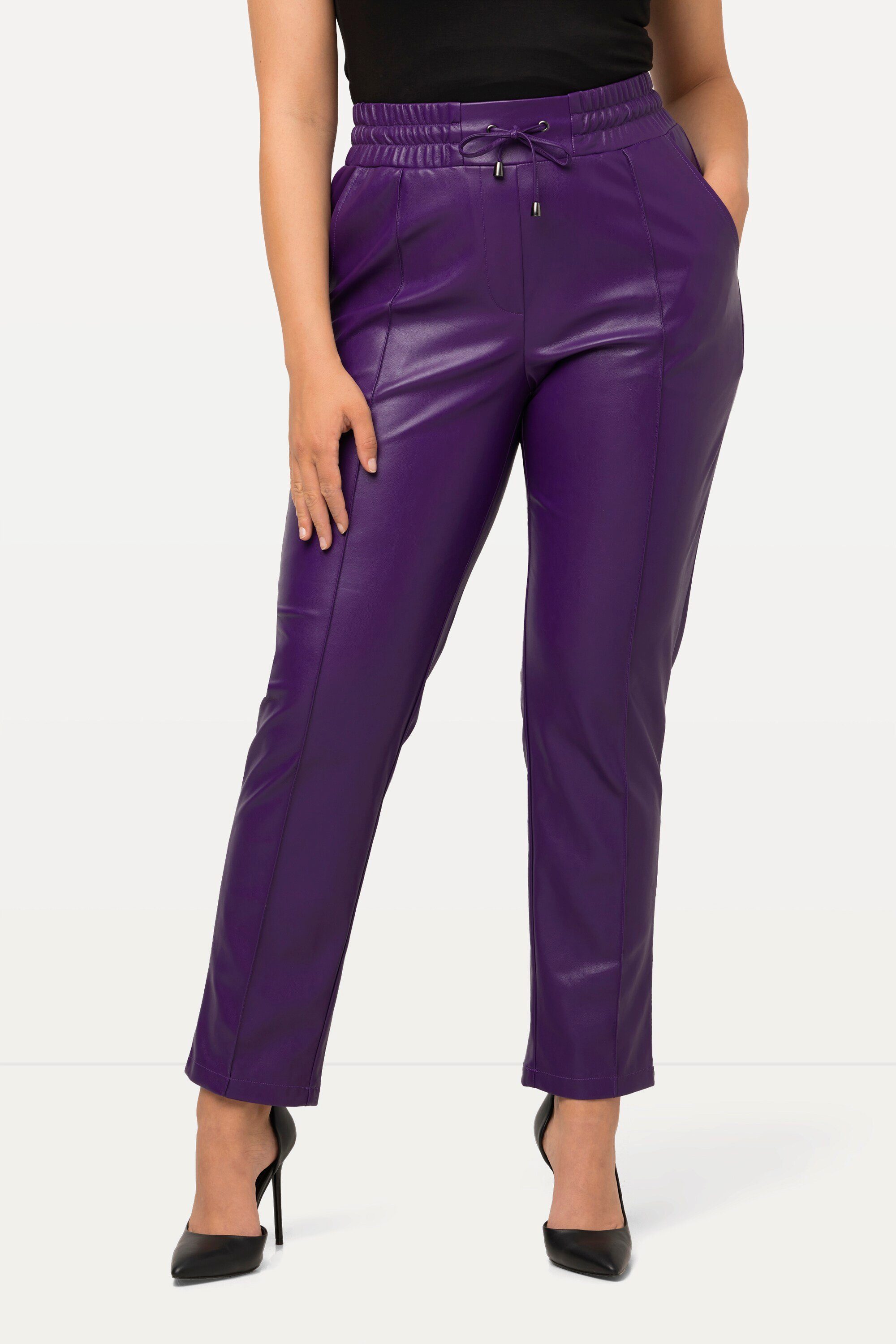 Ulla Popken Schlupfhose 7/8-Hose Lederoptik Biesen Elastikbund tiefes violett