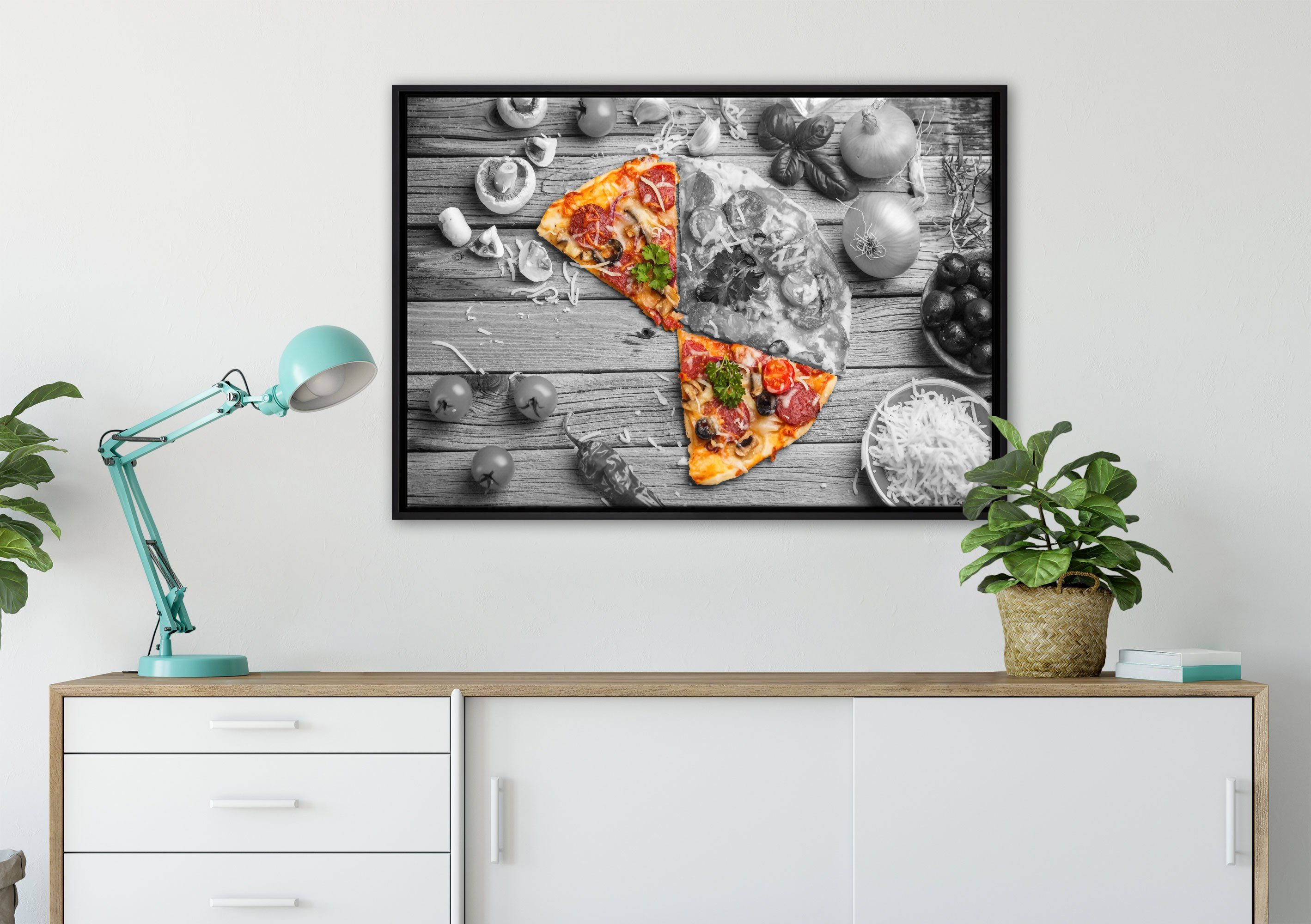 gefasst, Leinwandbild St), Wanddekoration Pixxprint in Pizza inkl. einem (1 Schattenfugen-Bilderrahmen bespannt, auf Holztisch, Zackenaufhänger fertig Leinwandbild