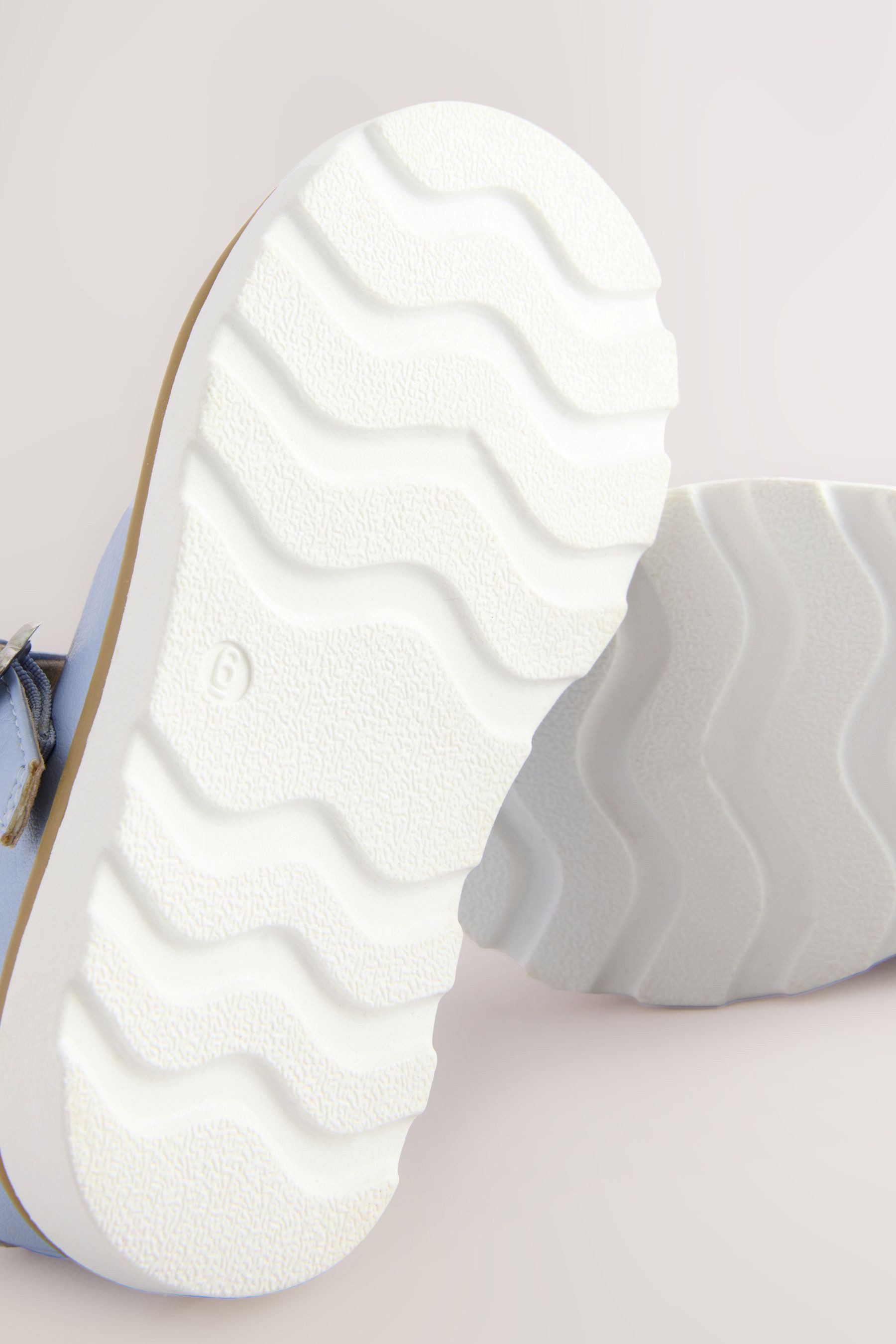 Next T-Steg-Schuhe, weite Passform T-Strap-Sandale (1-tlg) günstig online kaufen