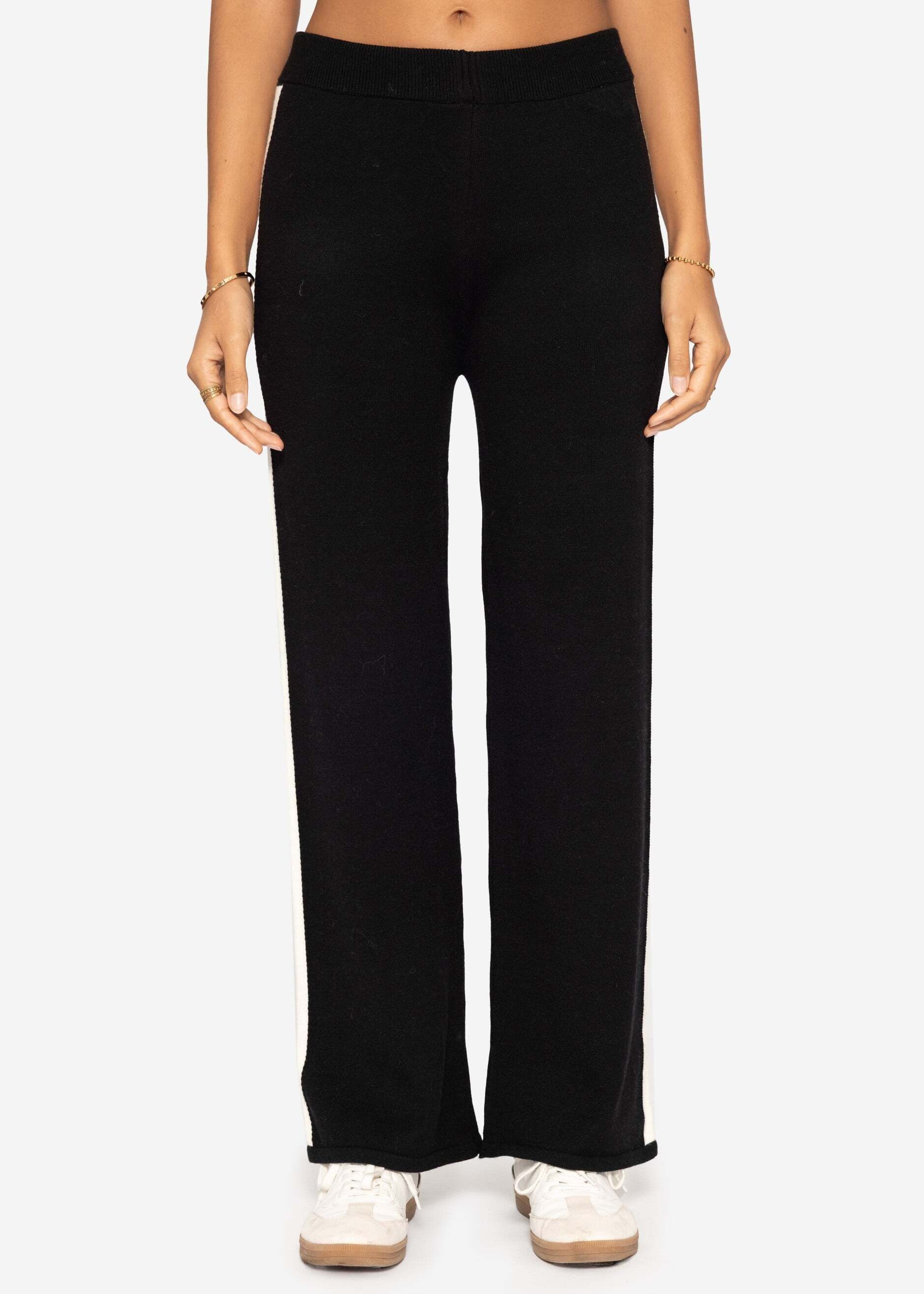 SASSYCLASSY Strickhose Strickhose mit Seitenstreifen für Damen Moderne Stoffhose mit ausgestelltem Schnitt und elastischem Bund