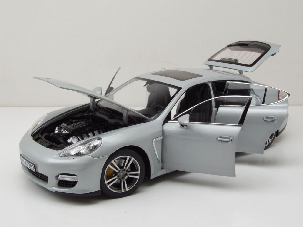 Norev Modellauto Porsche Panamera Turbo 2009 silber, Maßstab 1:18