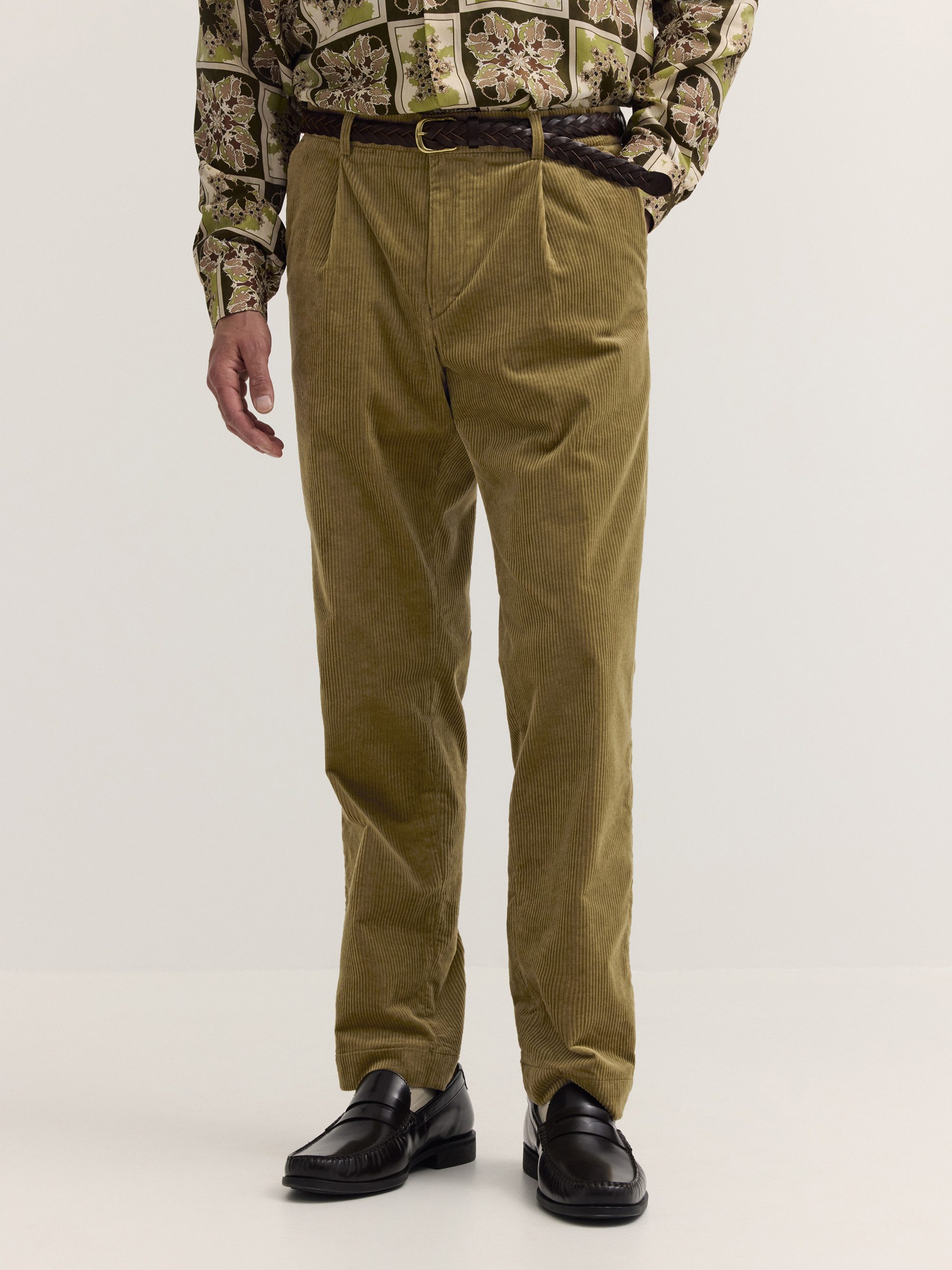 bugatti Bundfaltenhose Cord Loose Fit Cord Stretch Italienischer Stoff