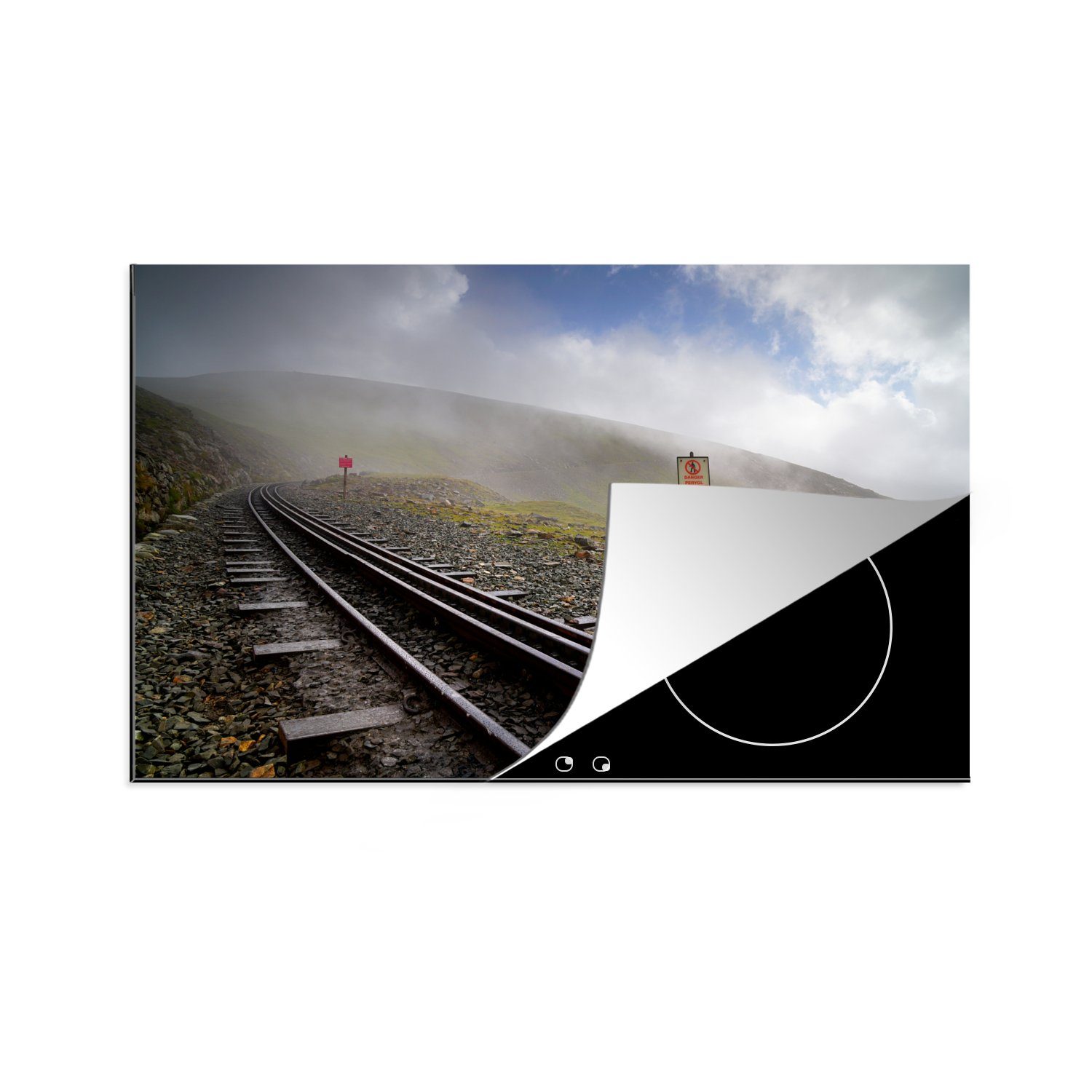 MuchoWow Herdblende-/Abdeckplatte Eine Landschaft, auf 81x52 Schutz cm, mit grüne (1 Eisenbahn für Vinyl, küche, Induktionskochfeld die Ceranfeldabdeckung die tlg), Blick