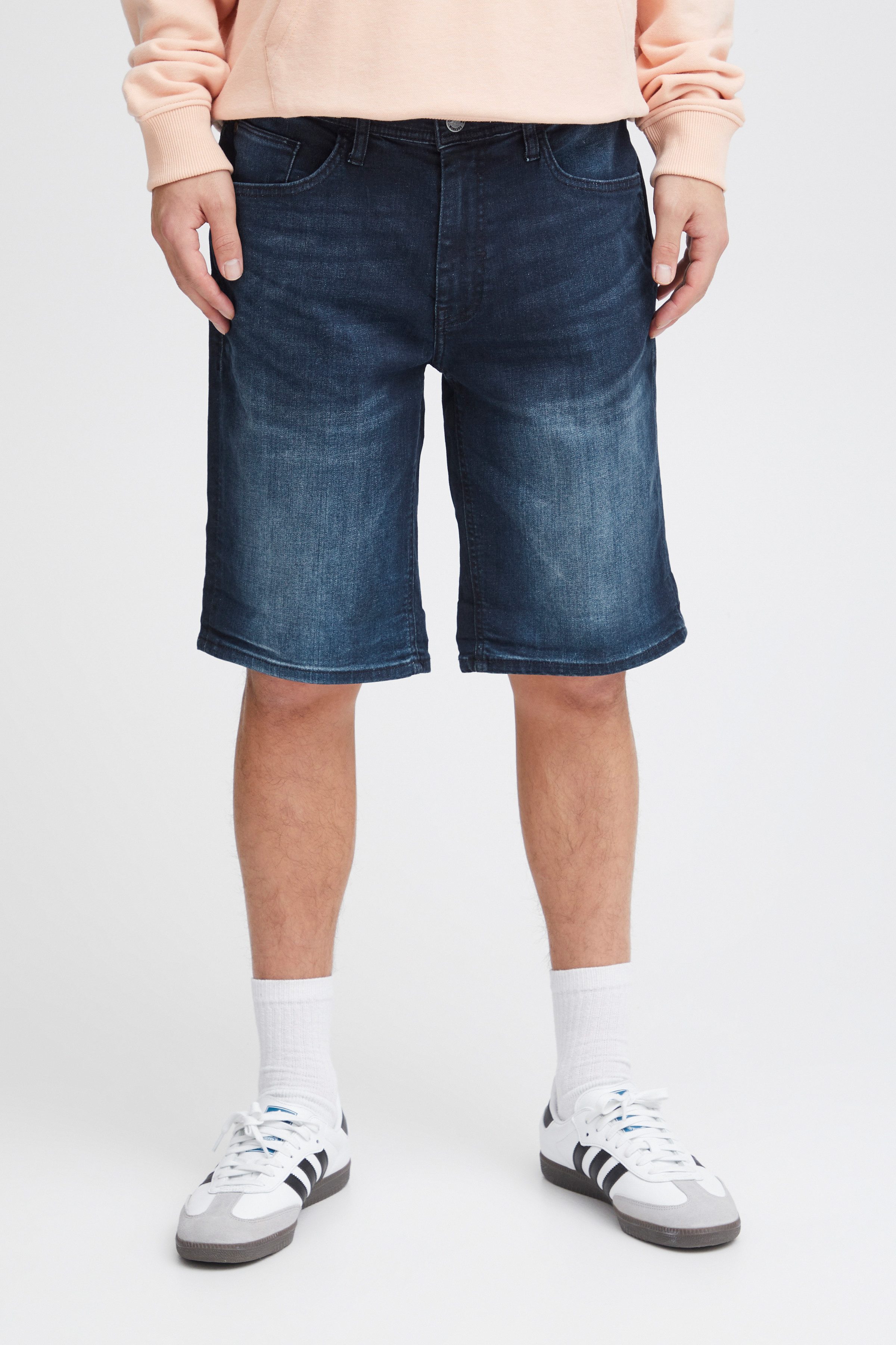 Blend Shorts BHTWISTER-denimshorts mit Markenlabel, aus Baumwollmischung, Regular Fit, knielange Form