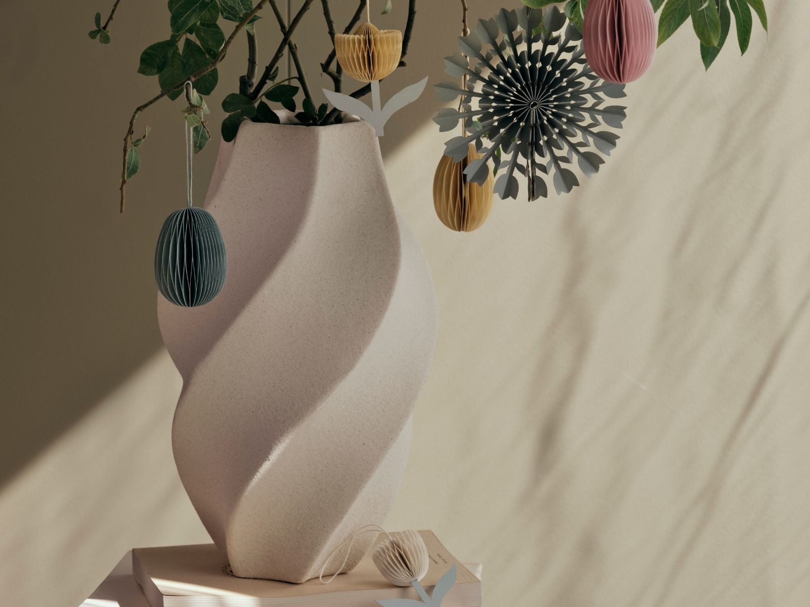 Broste Copenhagen Dekovase Odette Vase weiß 32cm (Vasen)