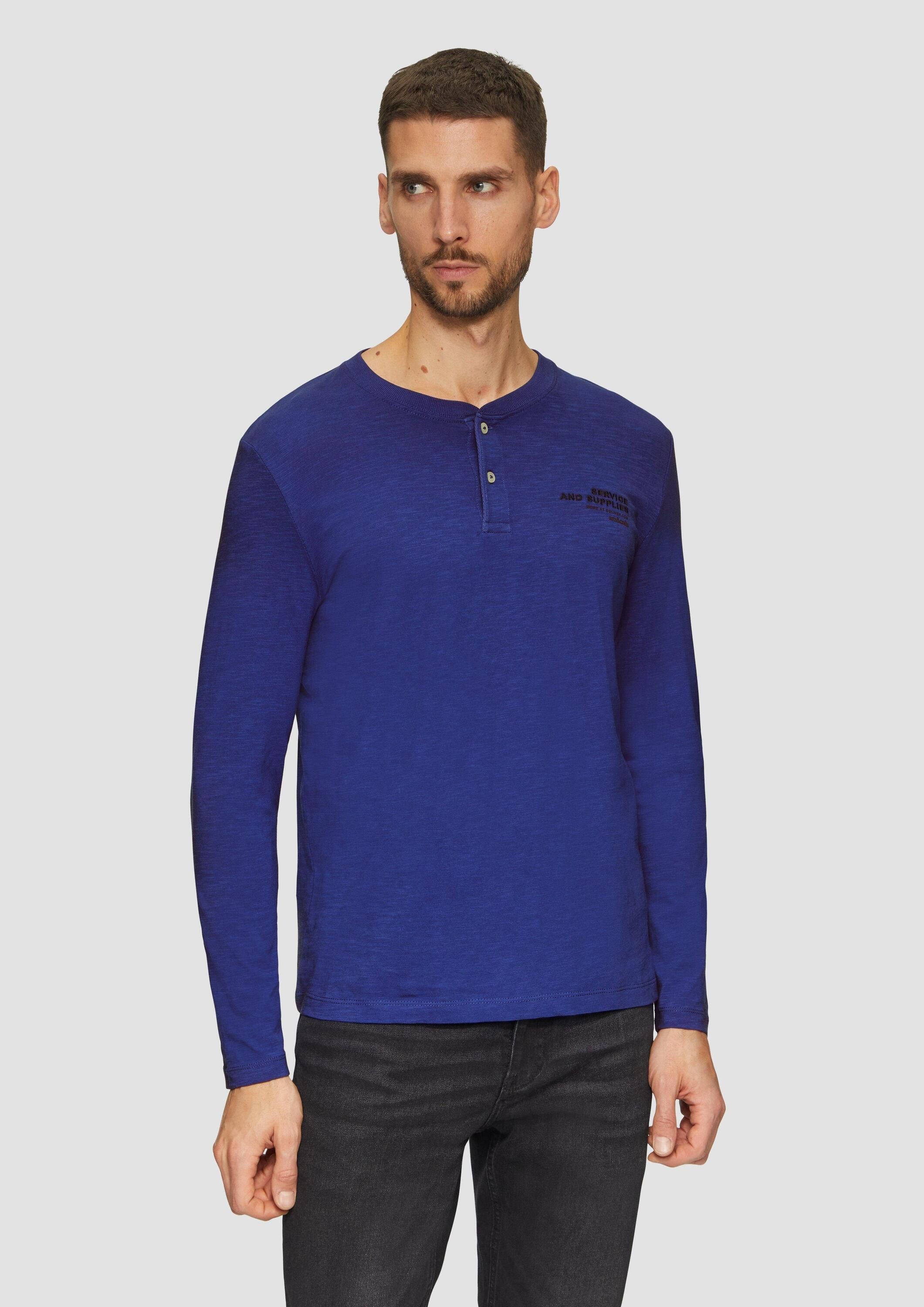 s.Oliver Langarmshirt T-Shirt Henley-Shirt mit Flammgarnstruktur und Sticke günstig online kaufen