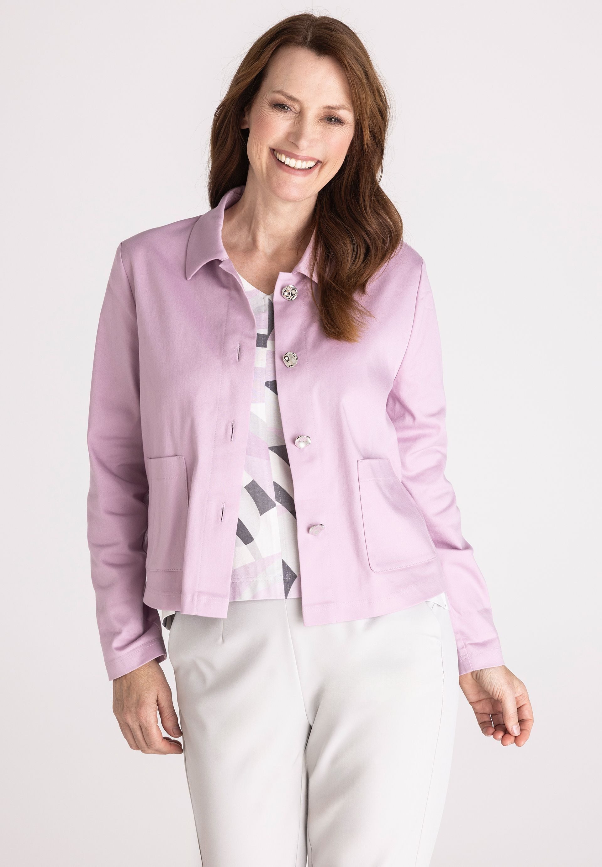 FRANK WALDER Kurzblazer mit glänzenden Knöpfen