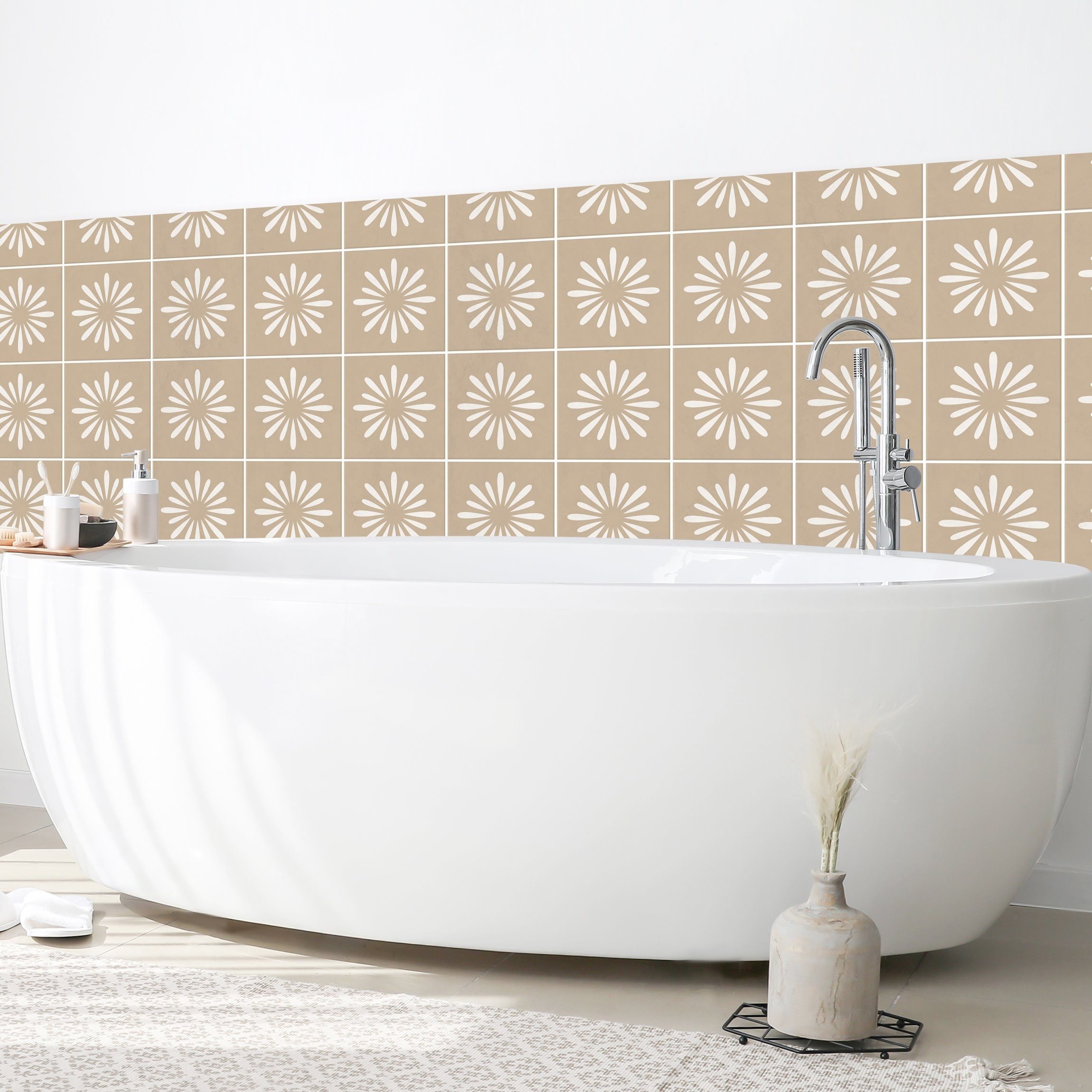 Bilderdepot24 Badrückwand beige fugenlose Wandverkleidung Bad modern, (Hartfolie matt » Selbstklebend SMART 0,35 mm), wasserfestes Wandpaneel Fliesen Blumen Beige
