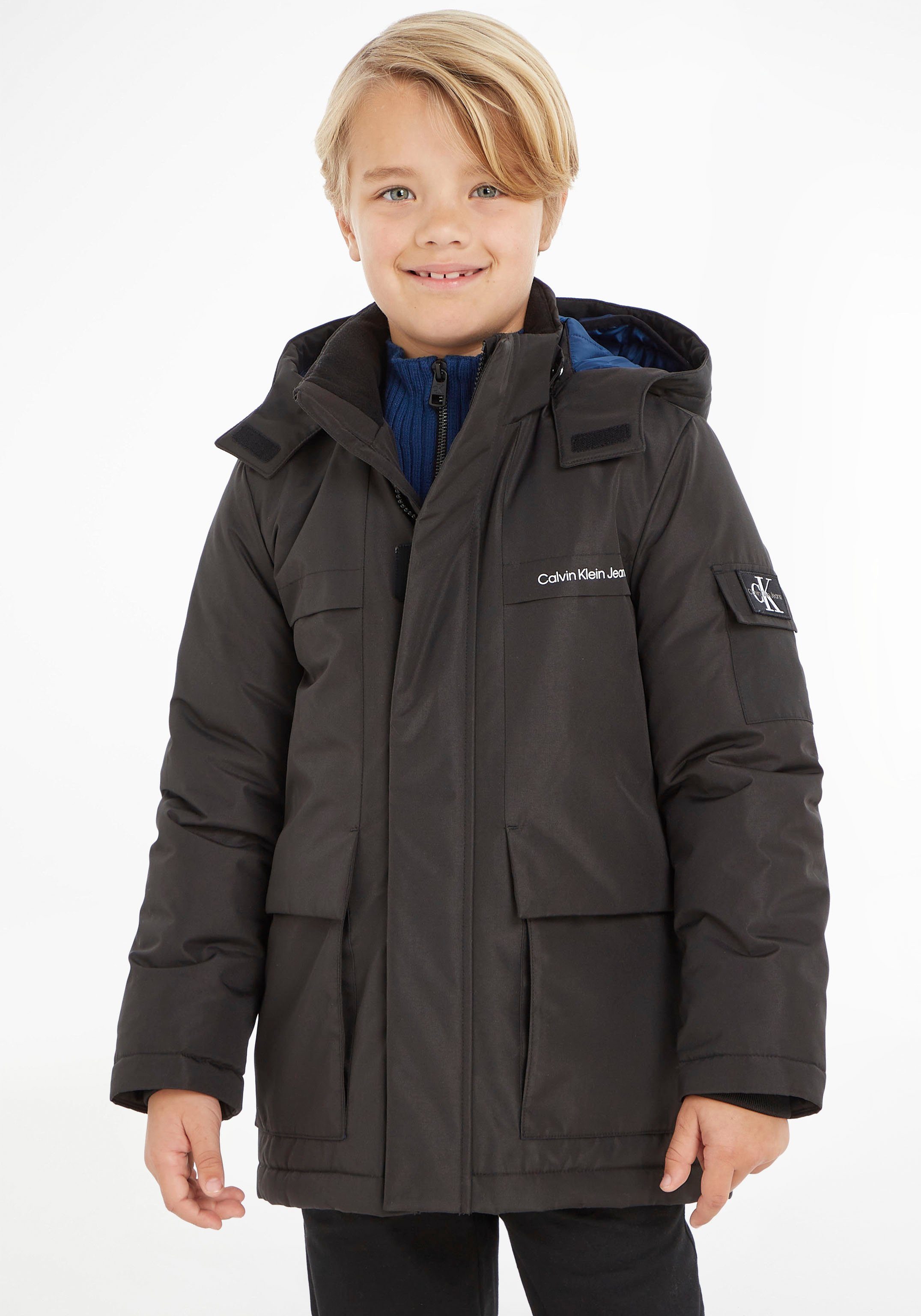 Calvin Klein Jeans Parka BACK TO SCHOOL JACKET für Kinder bis 16 Jahre mit Logopatch