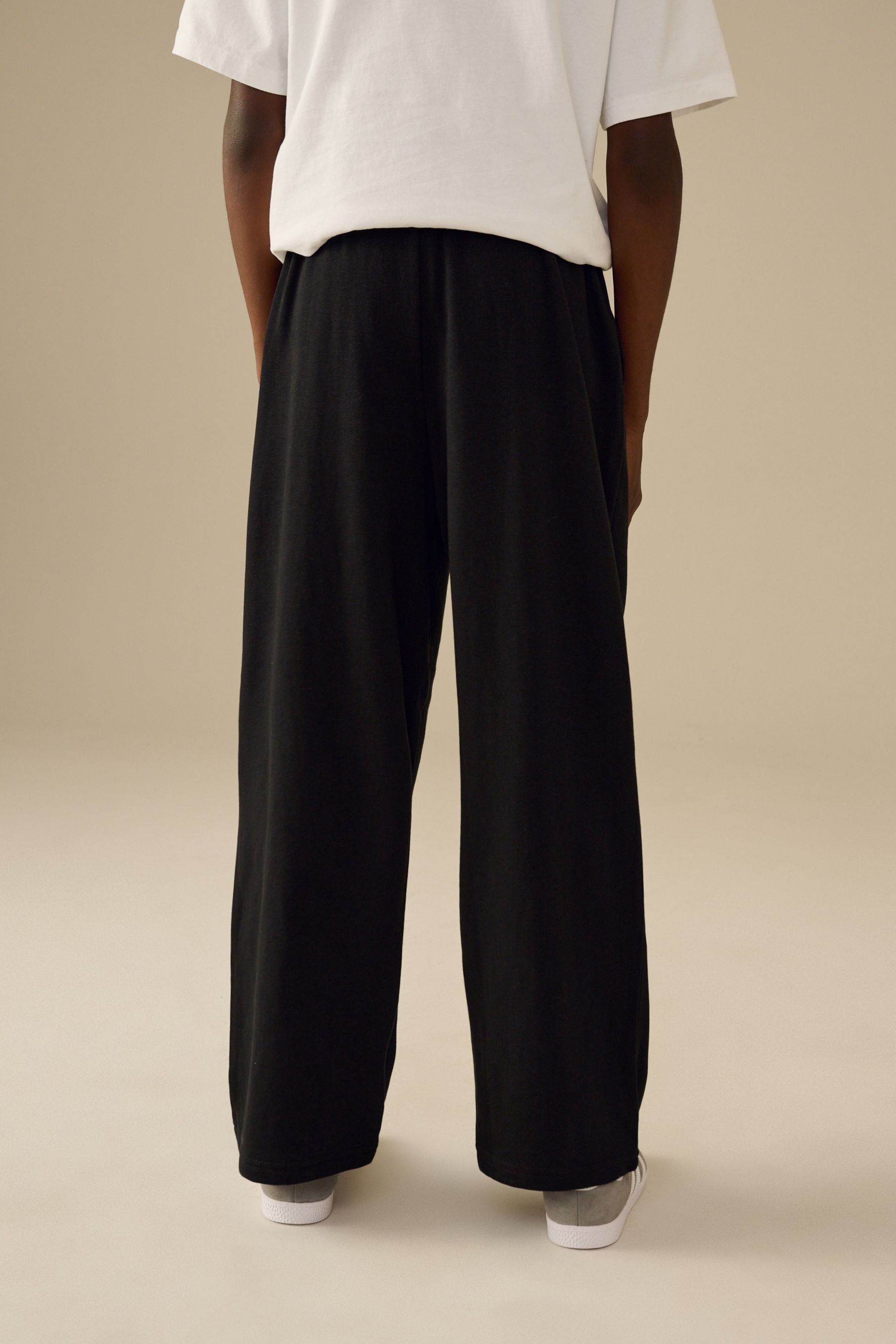 Next Jogginghose Basic-Jogginghose mit weitem Bein (1-tlg)