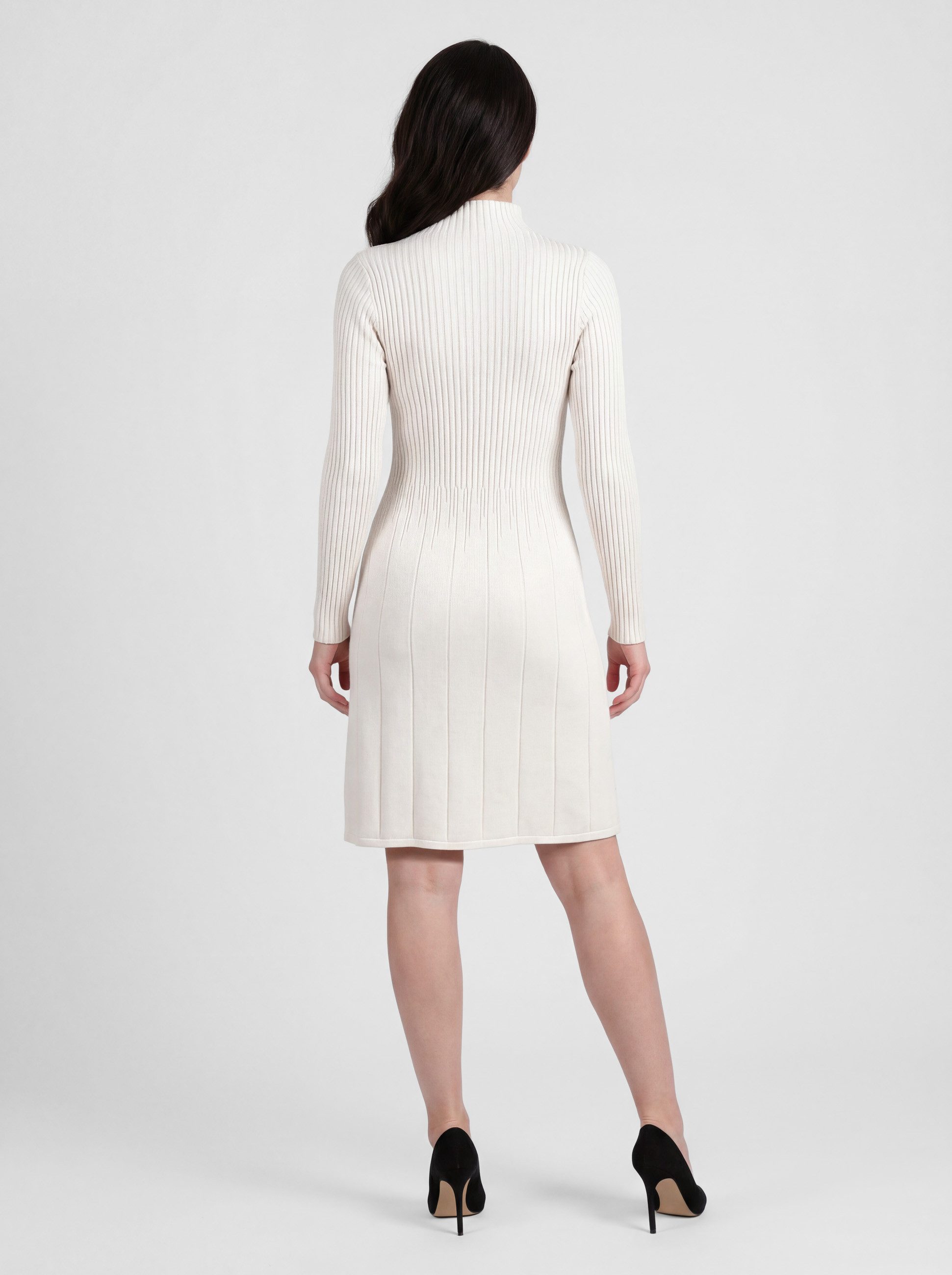 PEKIVESSA Strickkleid Kurzes Rippstrick-Kleid tailliert mit ausgestelltem Rockteil