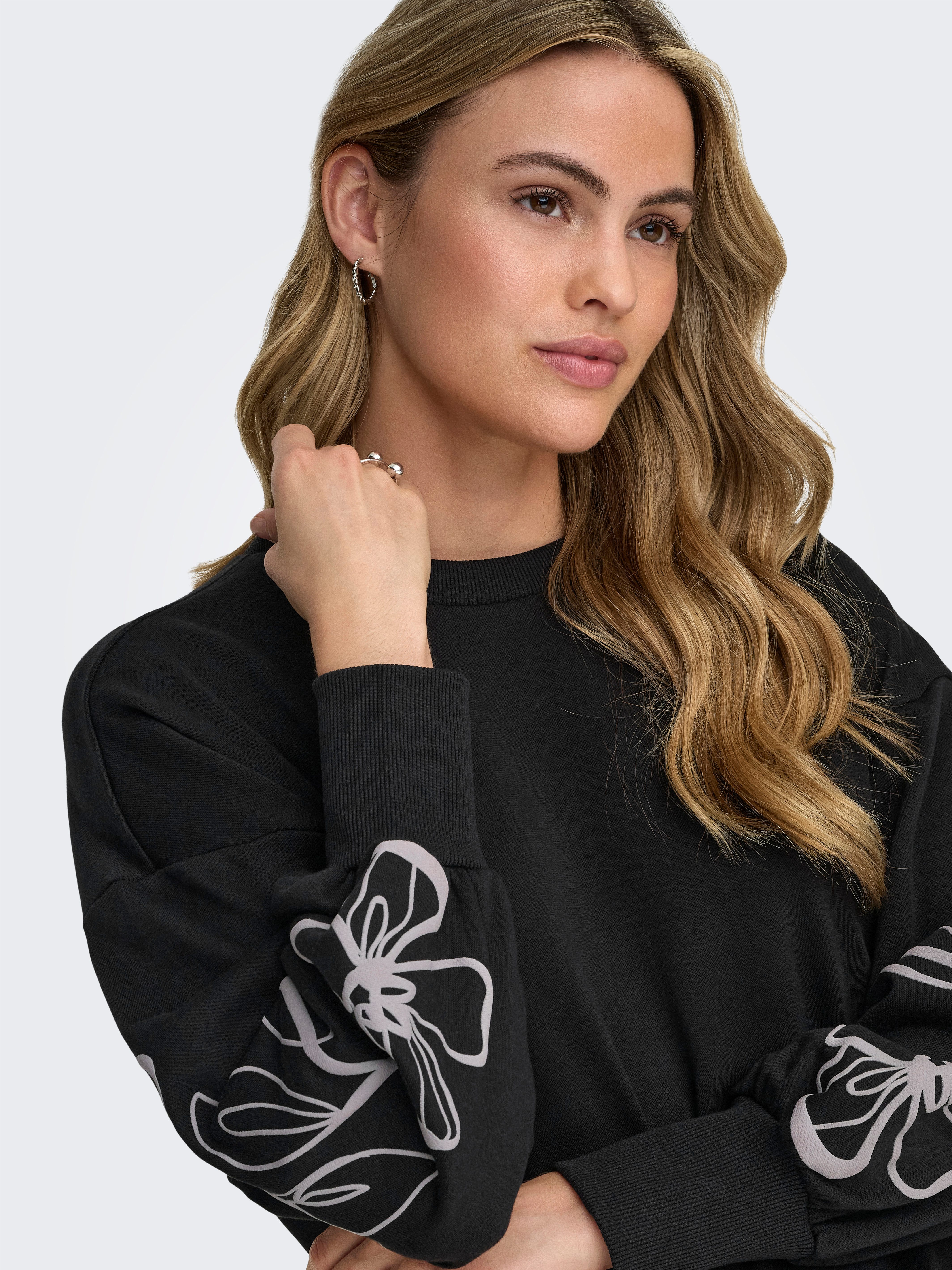 ONLY Sweatshirt ONLBROOKE L/S O-NECK FLOWER SWT Baumwollmischung, regular fit