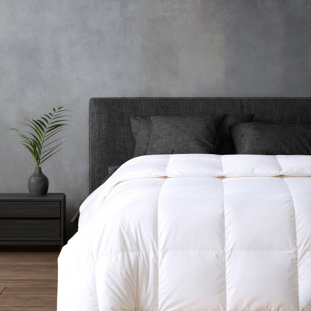 Veluma Daunenbettdecke Luxuriöse Bettdecke aus natürlicher Daunen 3 Größen ganzjährig Premium, Füllung: 90 % weiße Entendaunen, 10 % kleine Federn, Perfekte Temperaturregulierung – warm im Winter, kühl im Sommer