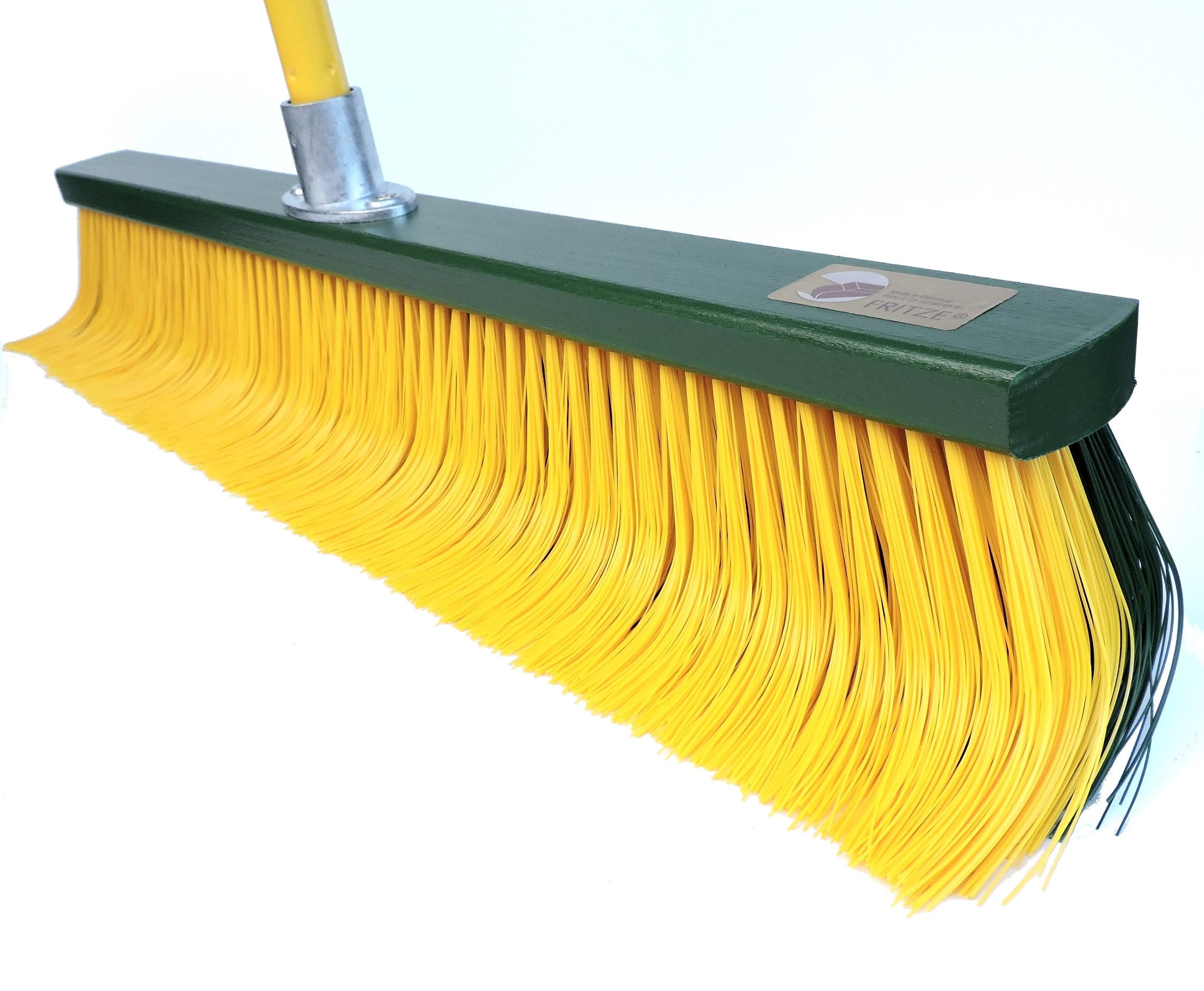 Fritze® Straßenbesen Krallenbesen XL Premium 65 cm (Besenholz grün), Alle Außenbereiche, Innovativer Kehrbesen, edles Design, höchste Effektivität