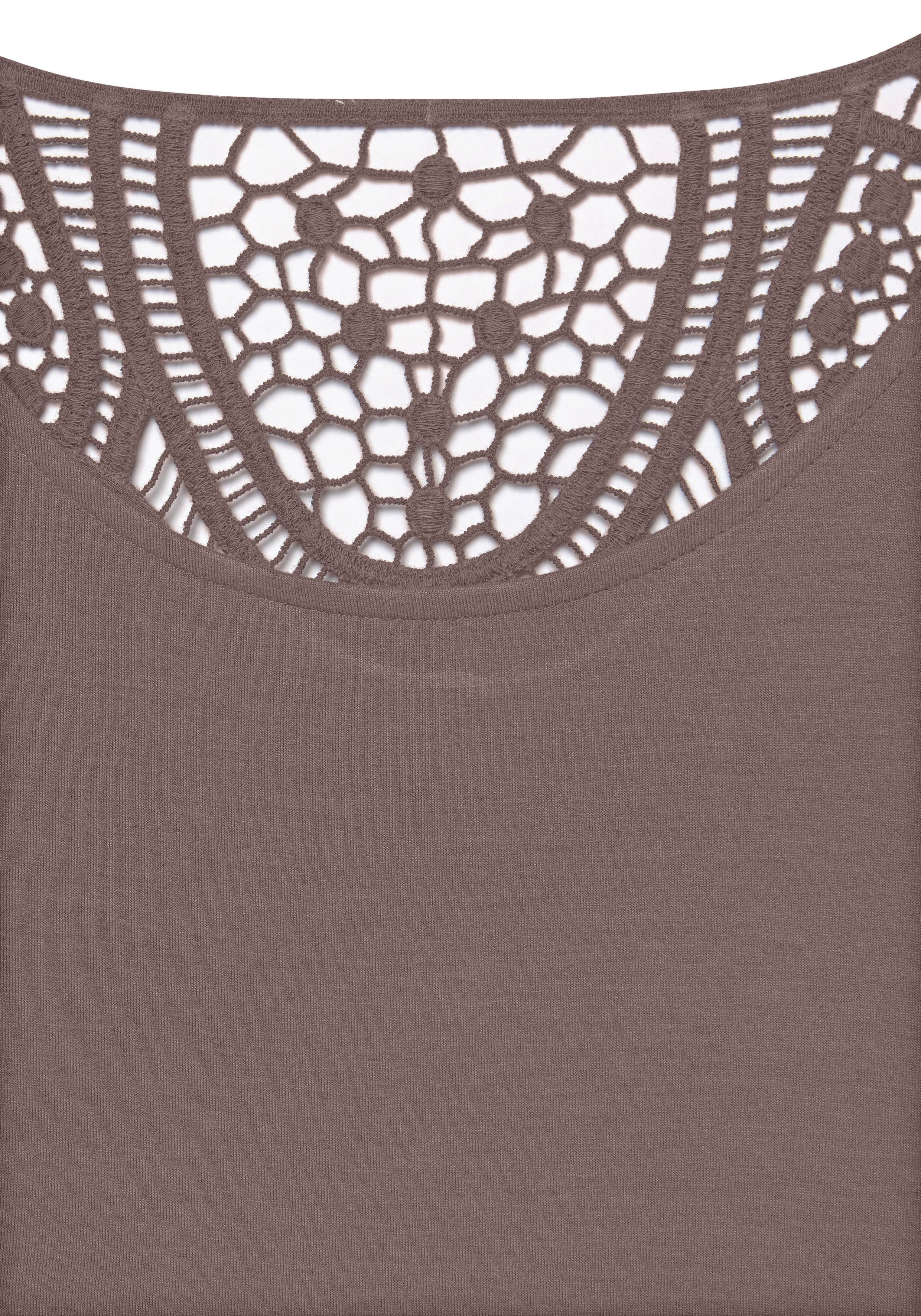 Vivance by Lascana Kurzarmshirt mit Spitzeneinsatz im Rücken aus elastischem Viskose Jersey – Bild 4 von 5