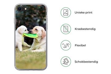 MuchoWow Handyhülle Hund mit seinem Welpen und einem Frisbee, Handyhülle Apple iPhone 8, Smartphone-Bumper, Print, Handy Schutzhülle