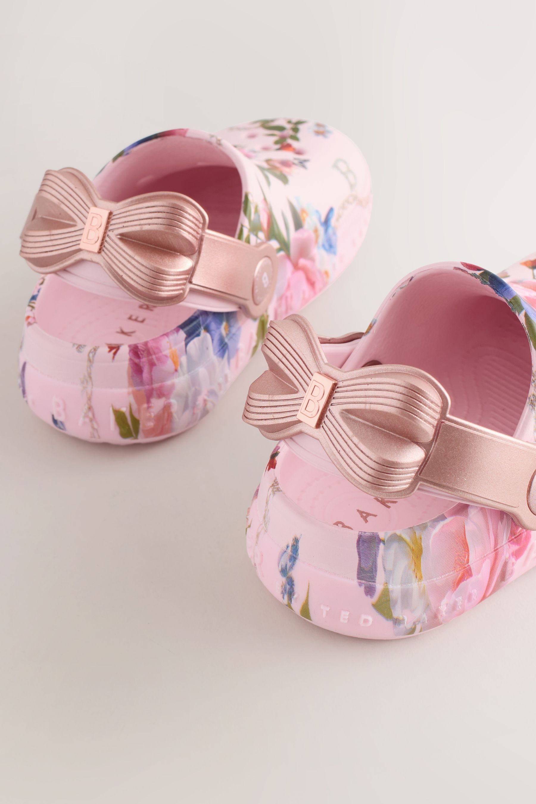 Baker by Ted Baker Baker by Ted Baker Clogs-Sandalen mit Schleife Clog (1-tlg)