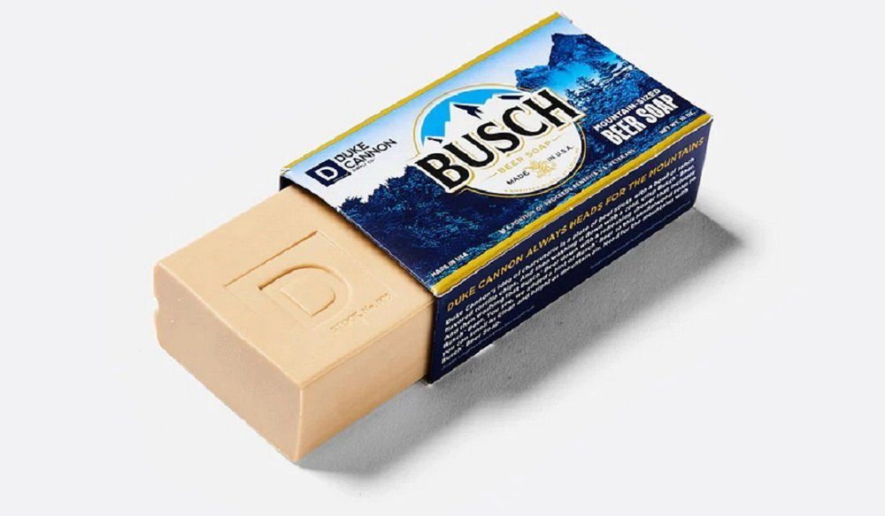 Duke Cannon Feste Duschseife Big Ass Brick of Soap BUSCH BEER- Echte  Männerseife aus den USA, 300 gr Seifenstück