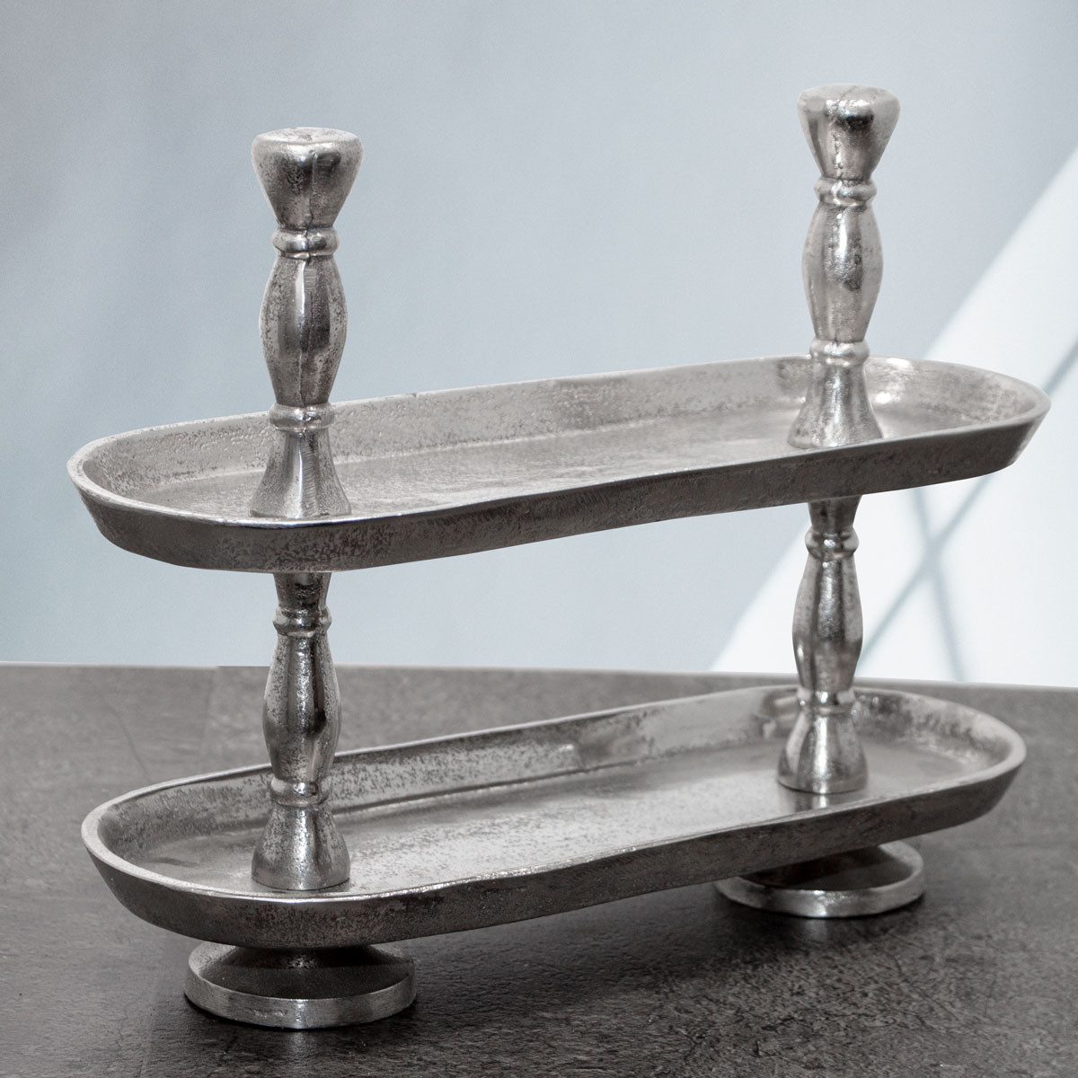 Antikas Wanddekoobjekt Etagere, 2 Etagen, Rechteckig, oval, Aluminium, Tragegriff, Auslage