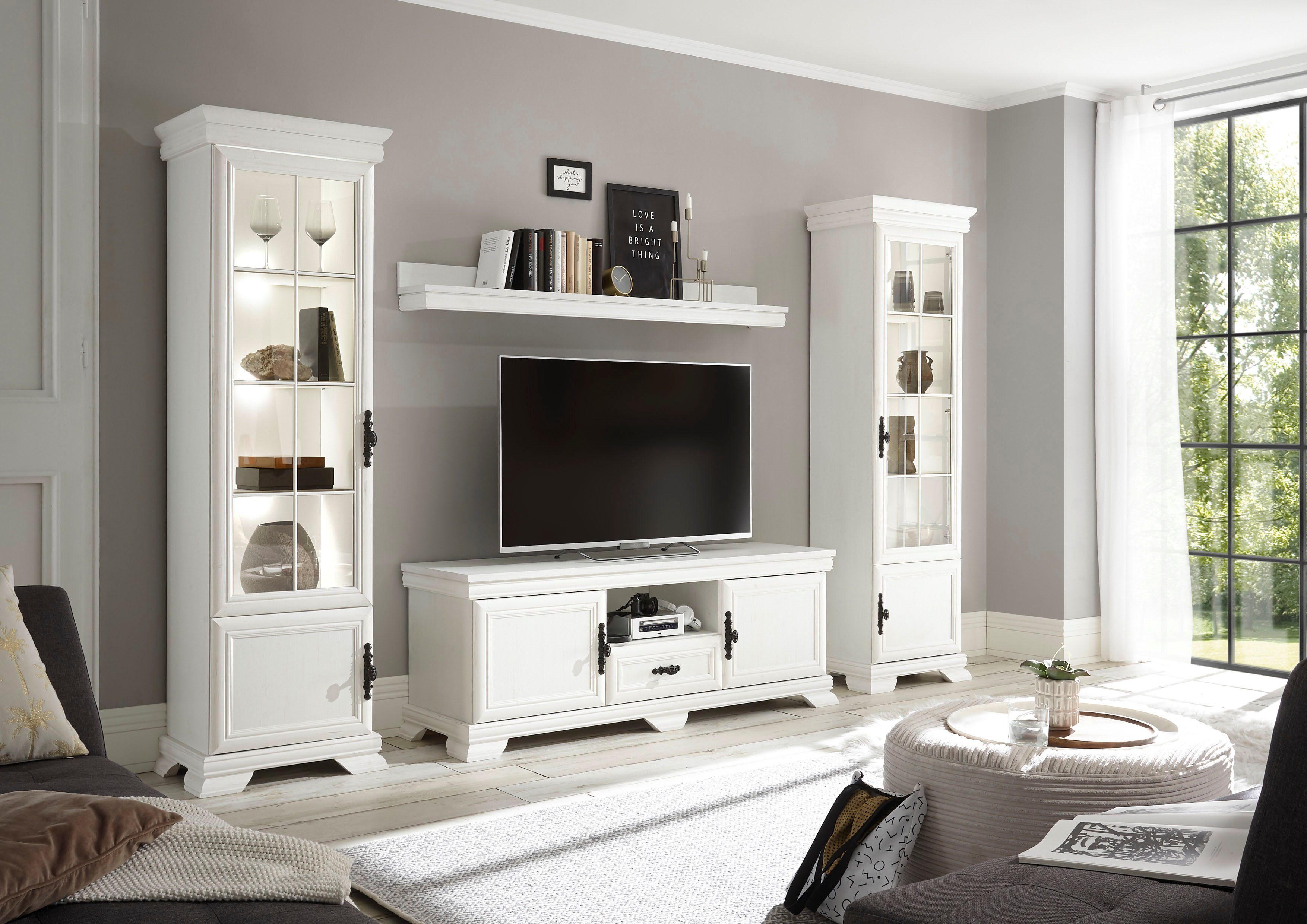 OTTO home Wohnwand Royal, (4-St., bestehend aus 2 Vitrinen, 1 Lowboard und 1 Wandboard), exclusiv Design im Landhausstil