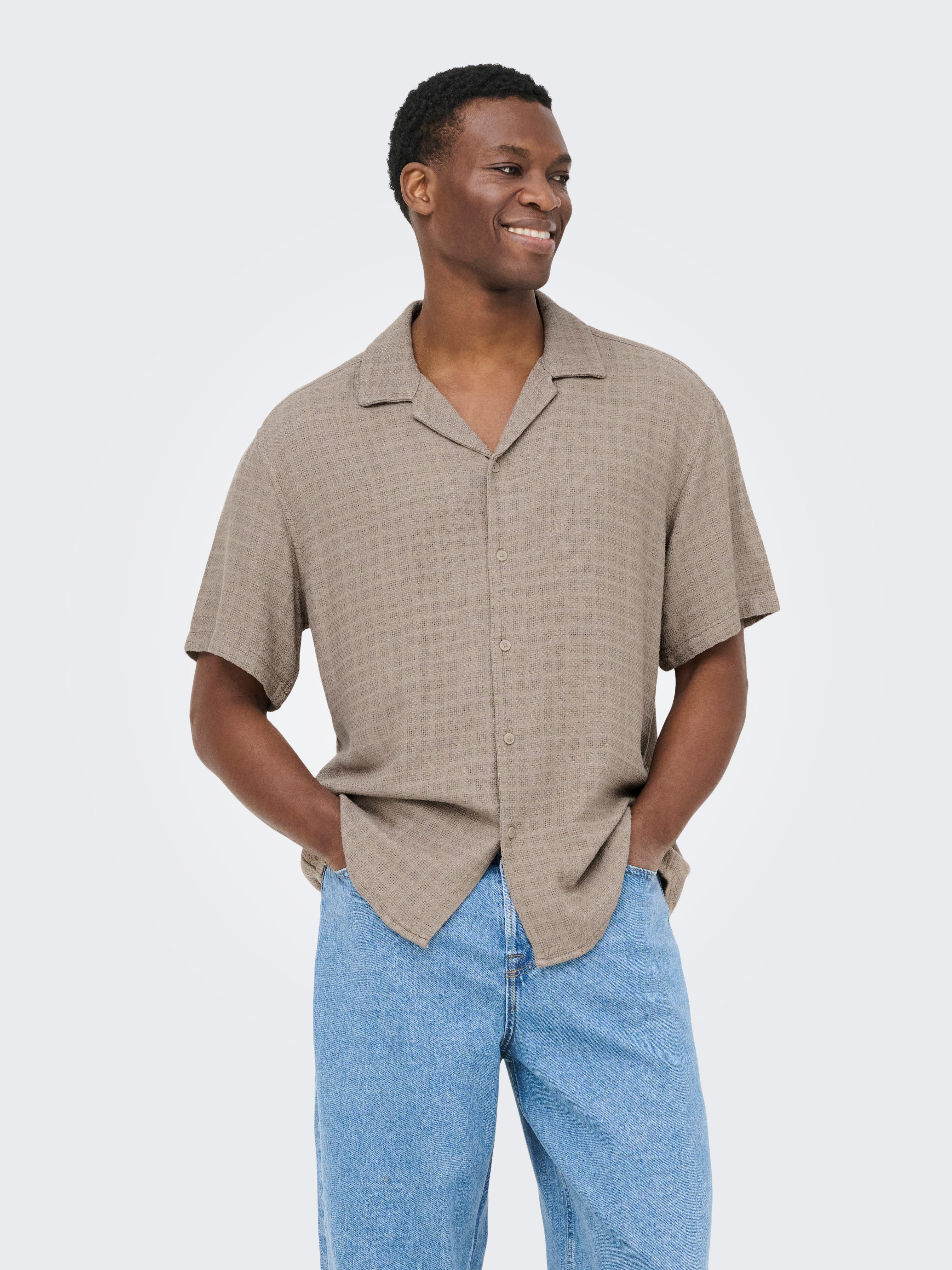 ONLY & SONS Kurzarmhemd ONSLATHAM RLXSS RESORT LINEN STRUC 0257 Viskose mit Leinen, normal geschnitten