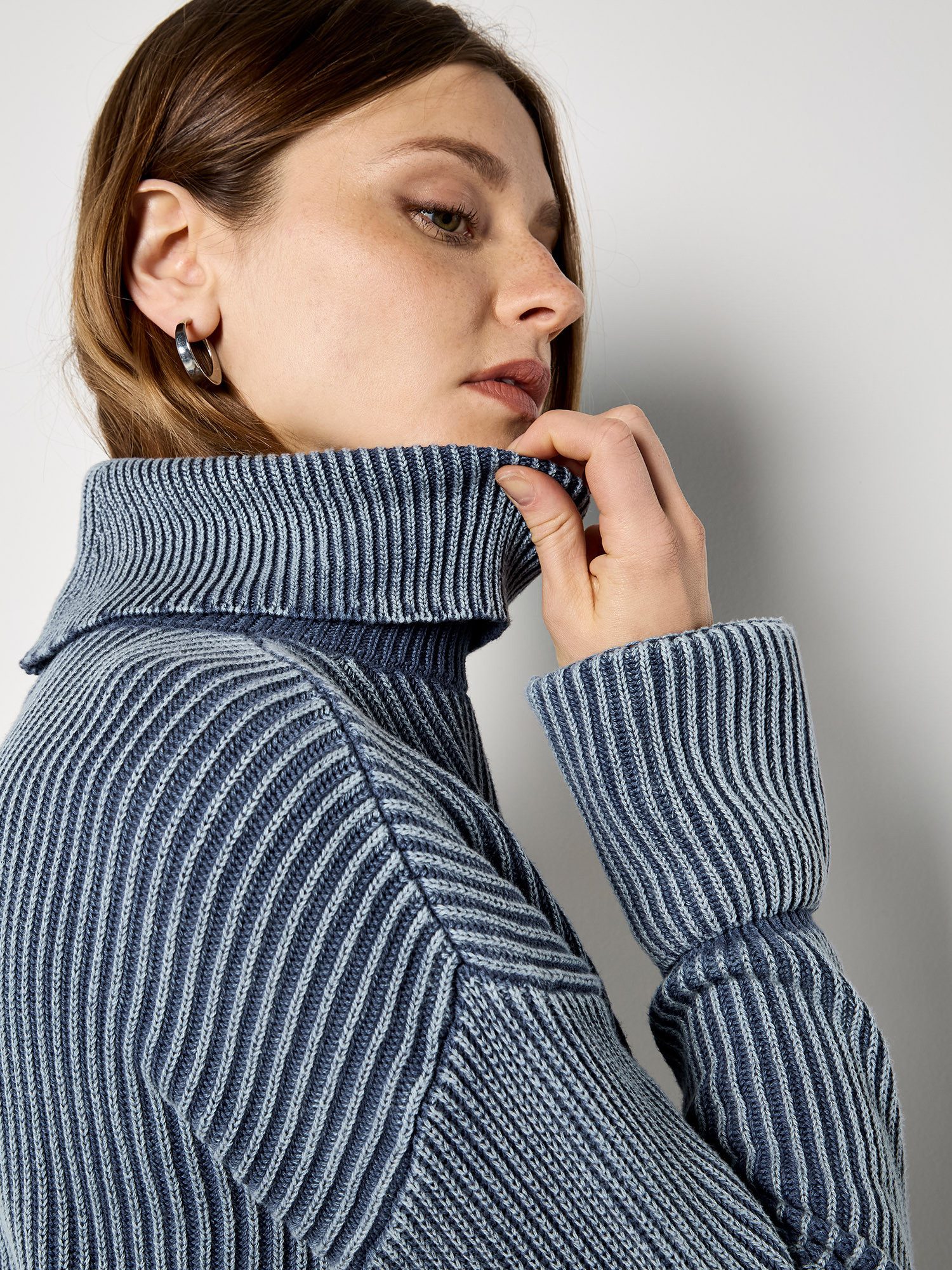 Apricot Rollkragenpullover Rollkragenpullover mit Rippstrick und Stonewashed-Effekt