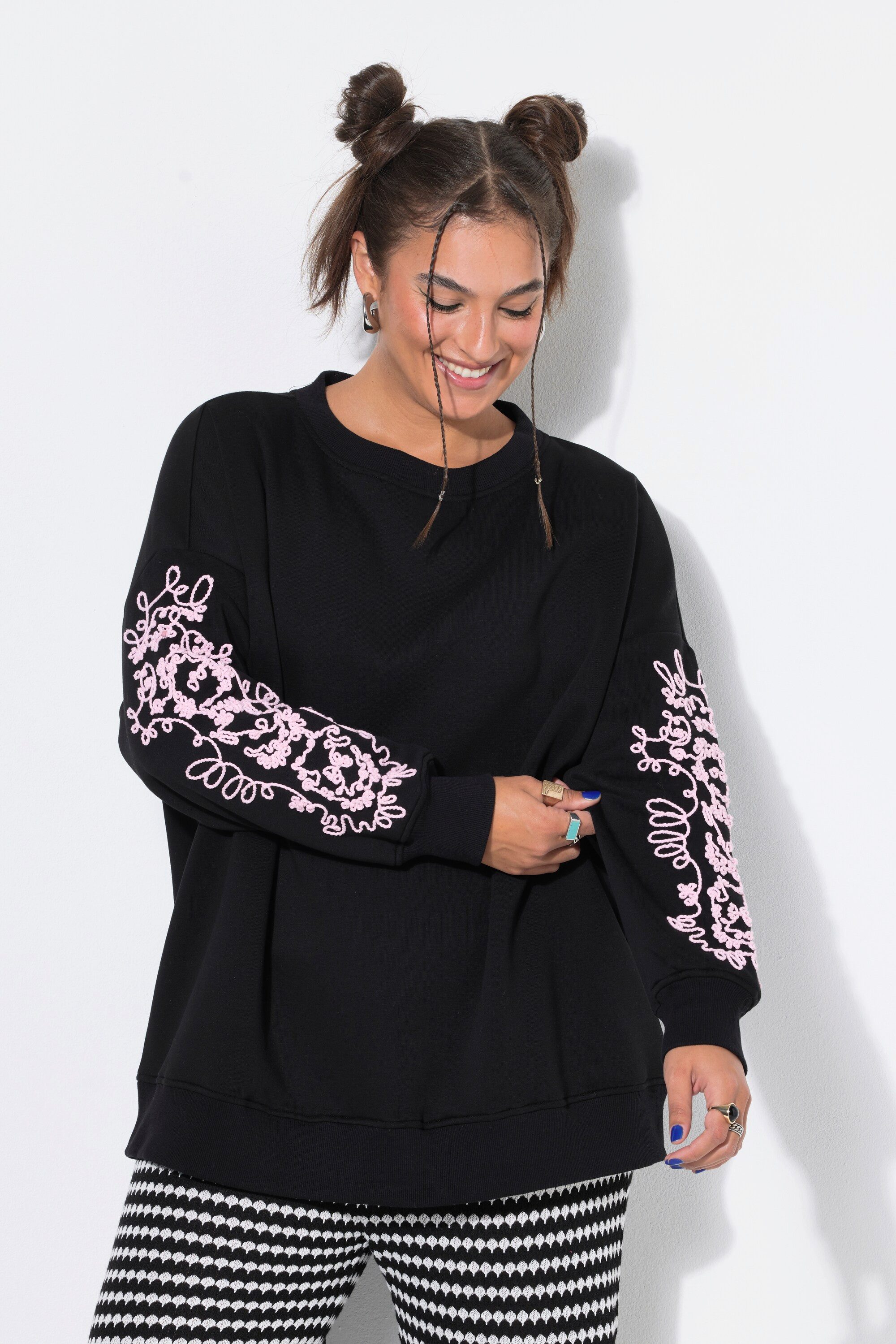 Studio Untold Sweatshirt Sweatshirt Oversize Shape Langarm-Stickerei