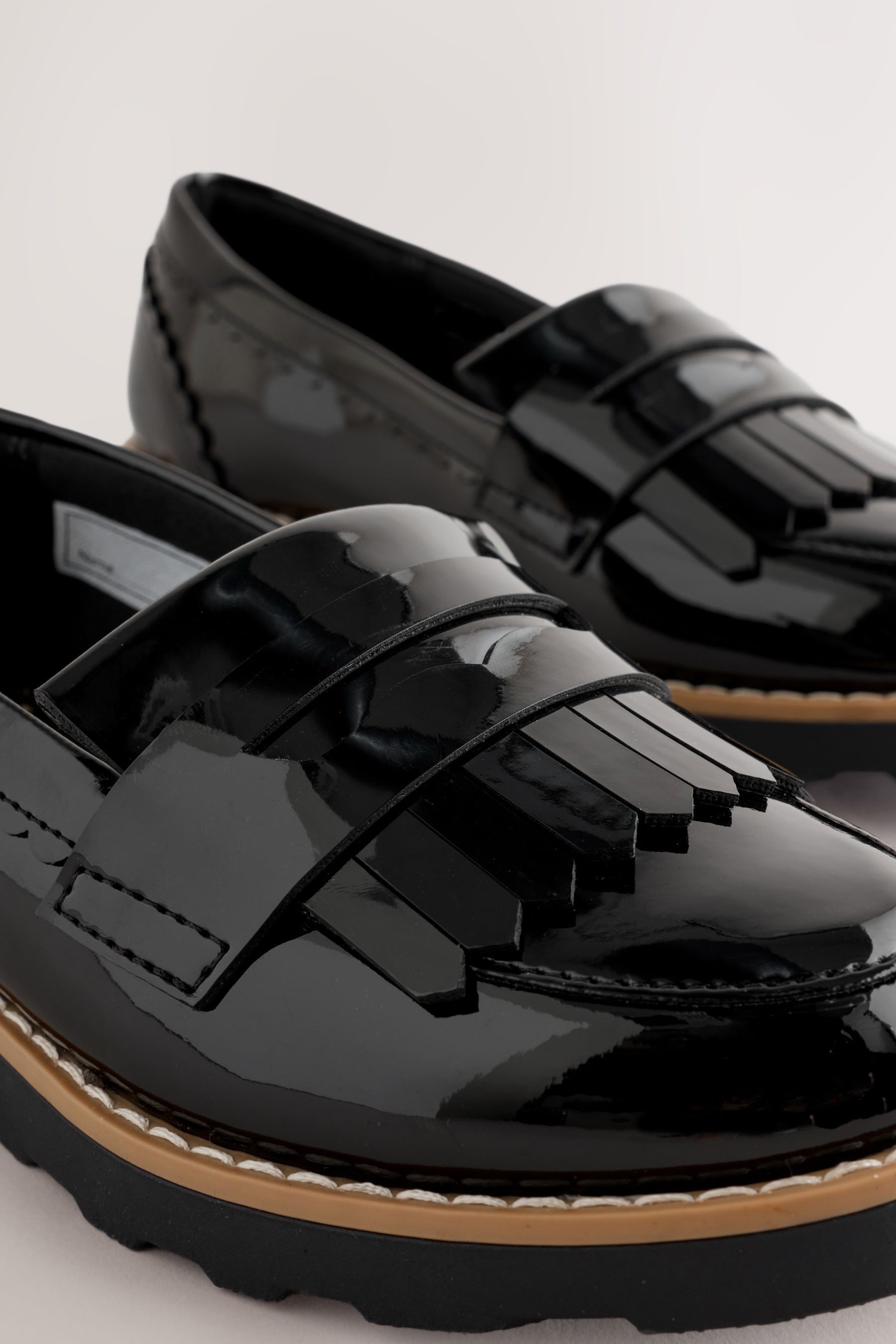 Next Loafer mit Fransen für die Schule Loafer (1-tlg)
