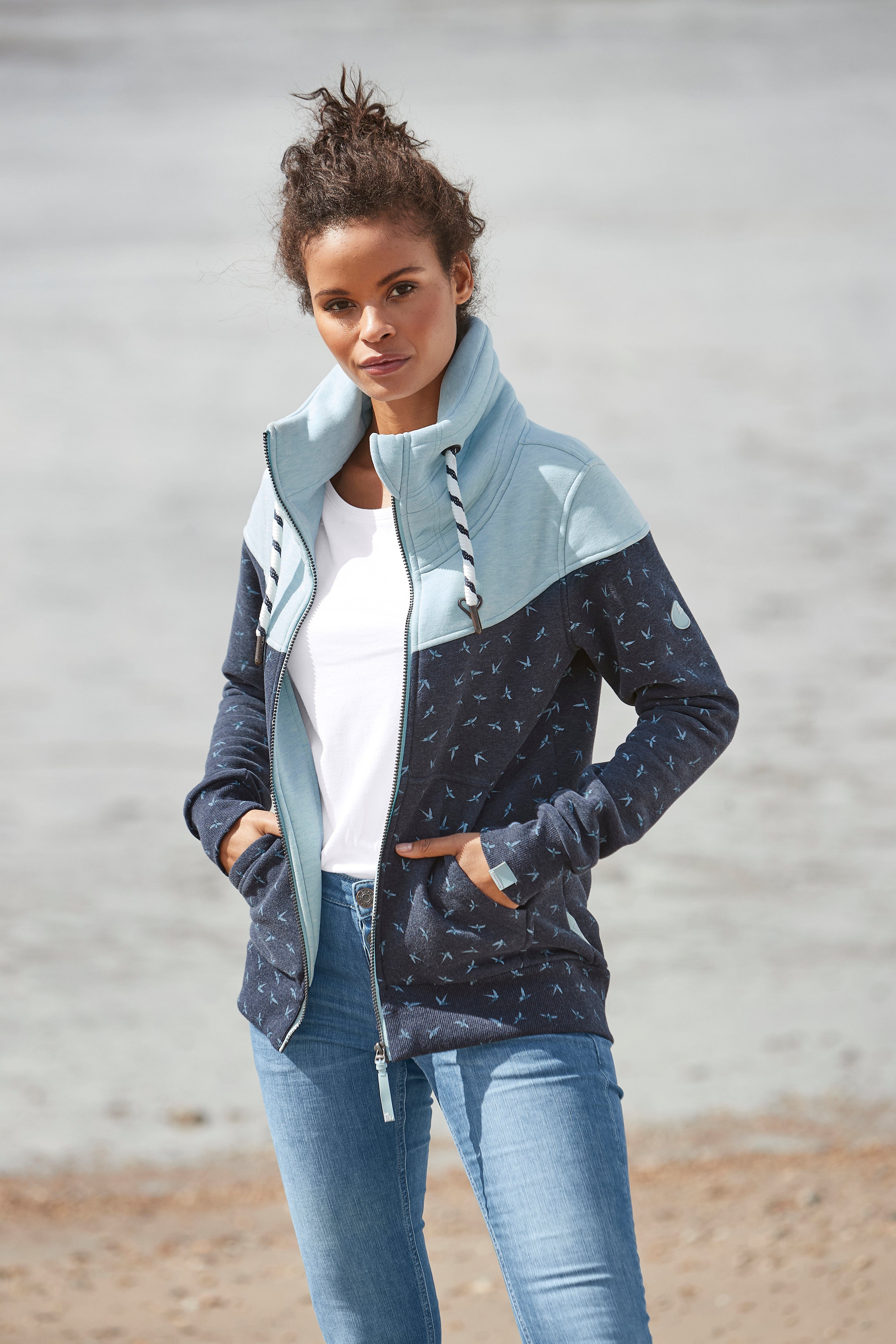 Alife & Kickin Sweatjacke ValinaAK B mit hohem regulierbaren Stehkragen in toller Sweat-Qualität