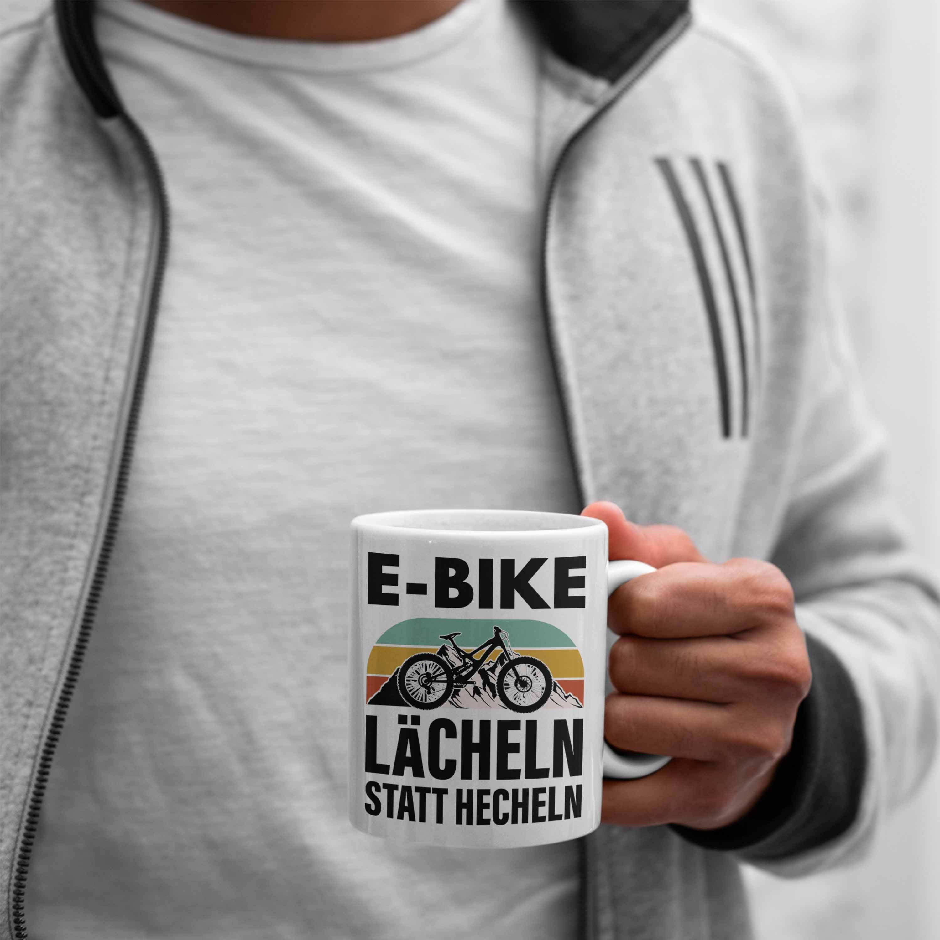 Trendation Tasse Trendation - Elektrofahrrad E-Bike Weiss Geschenk Lustige Tasse Spruch Rentner Kaffeetasse Geschenke Ebike mit