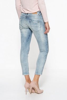 ATT Jeans Slim-fit-Jeans Delia mit seitlichem Nietenstreifen