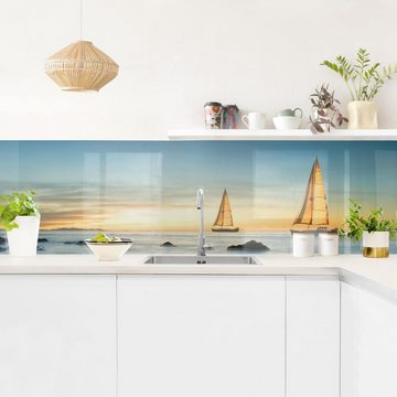 Bilderdepot24 Küchenrückwand blau dekor Natur Strand Meer Segelschiffe Ozean Wandverkleidung Küche, (1-tlg., Nischenrückwand - für Fliesenspiegel ohne Bohren - matt), Spritzschutz Rückwand Küche Herd - Folie selbstklebend versch. Größen