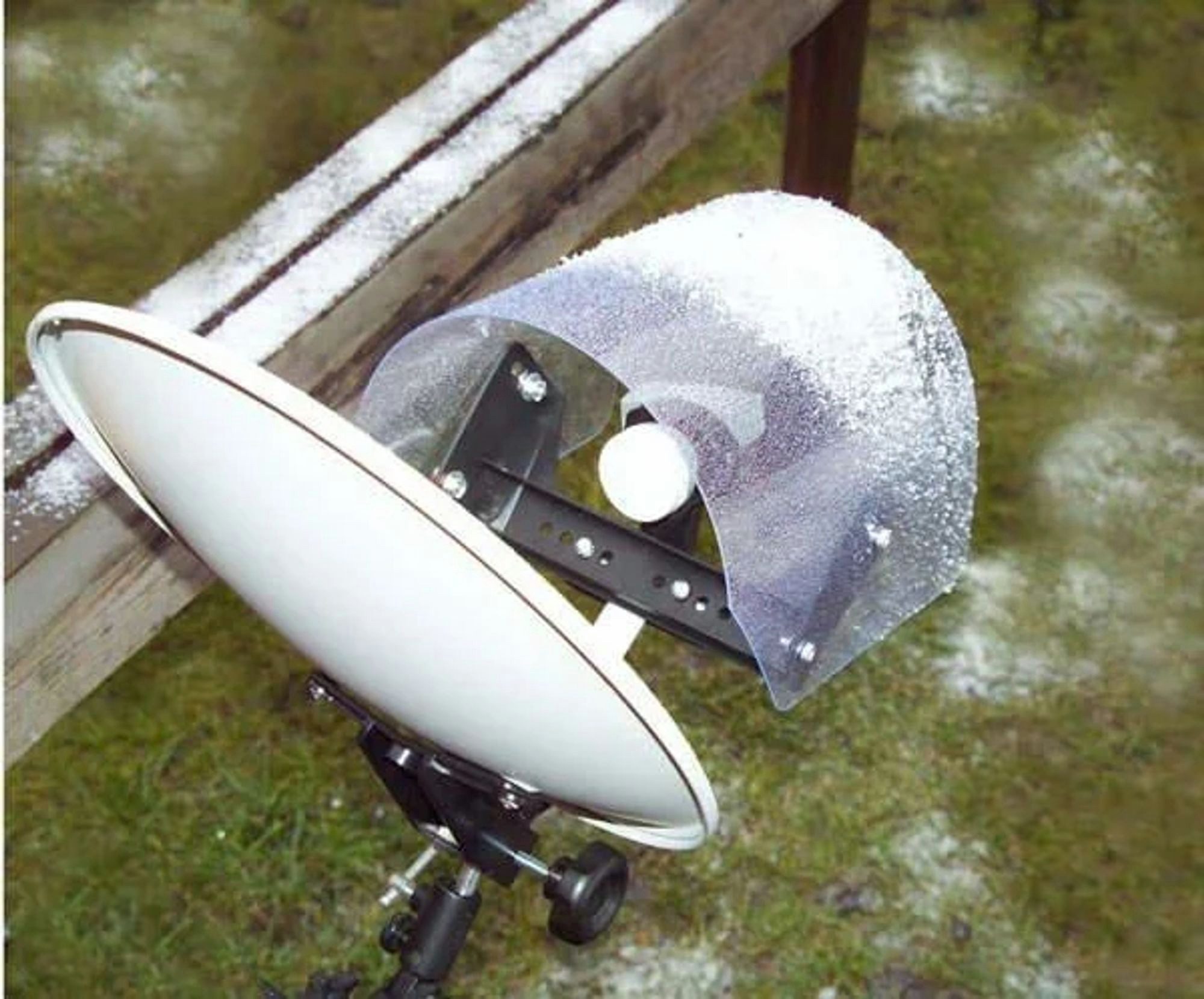 Westfalia Werkzeug Schutzhaube Regen- und UV-Schutz für LNBs von SAT-Anlagen