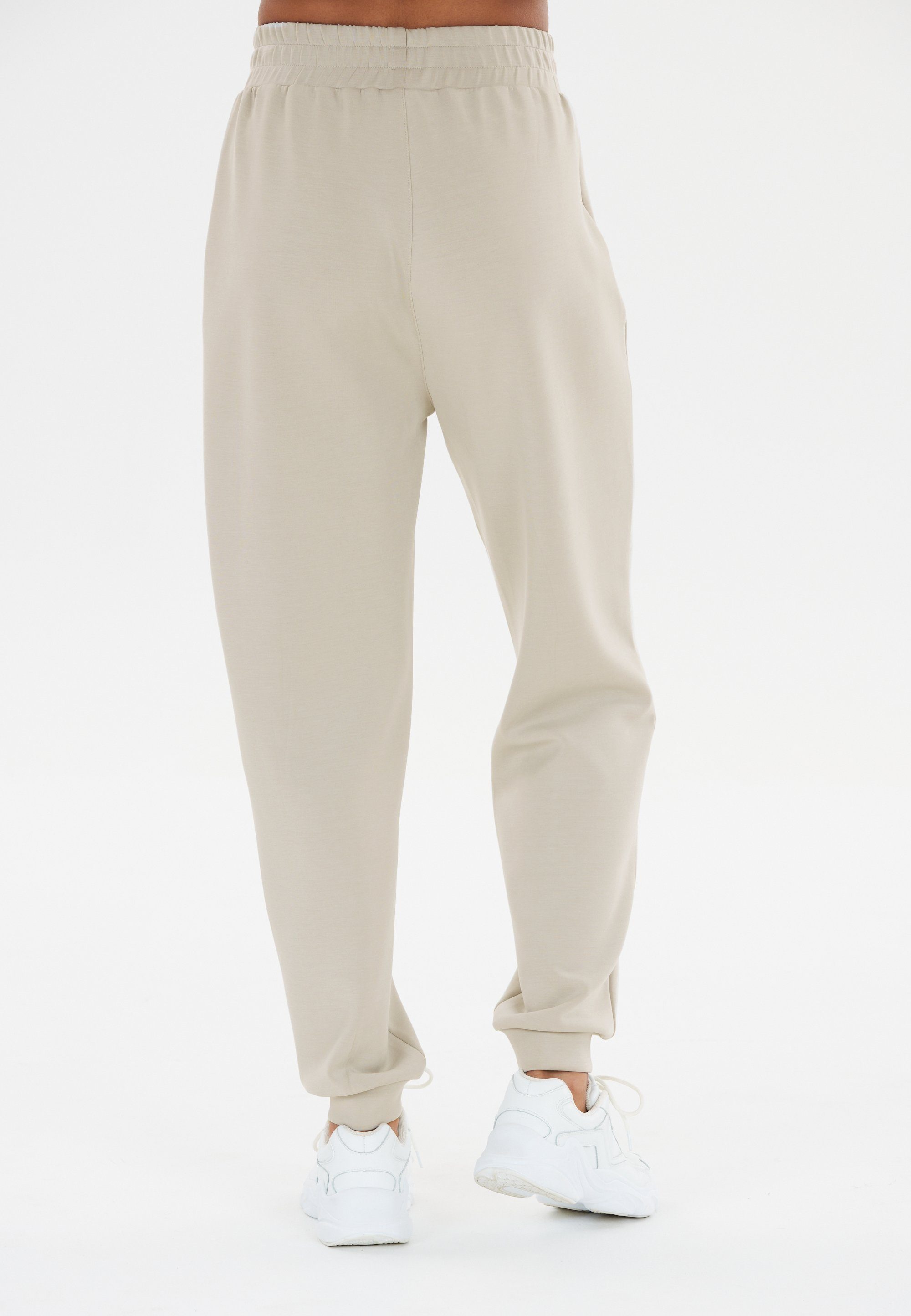 ATHLECIA Sweathose Paris aus angenehm weichem und dehnbarem Materialmix