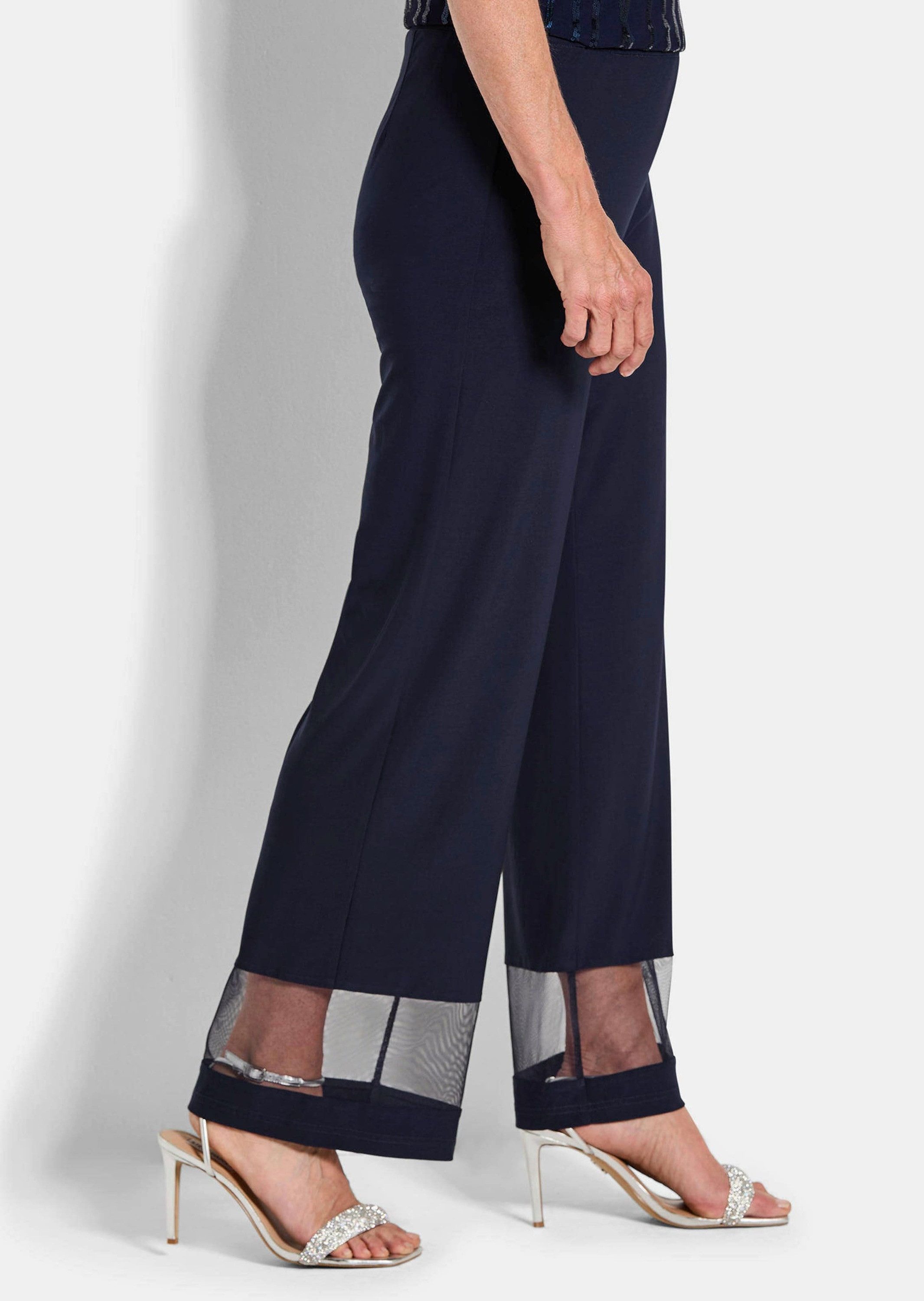 GOLDNER Stoffhose Kurzgröße: Weite Hose VERA mit Mesh-Details Schmeichelnde, elegante Hose mit weitem Bein und transparentem Saum – Bild 4 von 5
