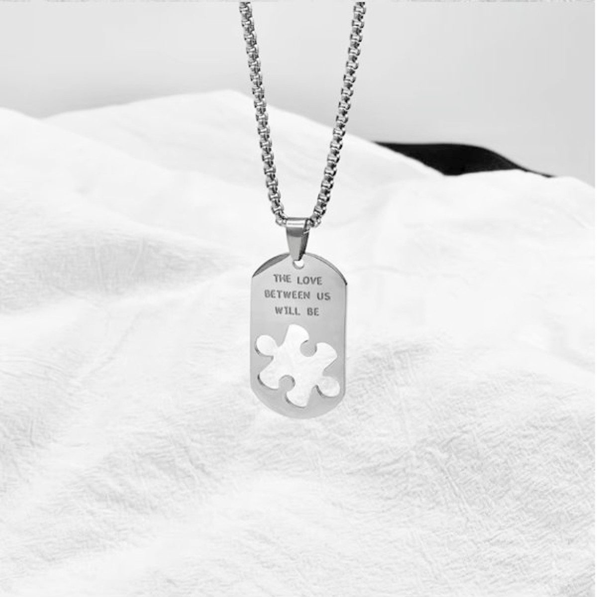 KARMA Freundschaftskette Partnerketten Puzzle Silber Paarschmuck (Pärchenschmuck Valentinstag, 4-tlg., Liebesketten Verlobung Liebe Paar), Freundschaft Liebe Halsketten Herz silber schwarz