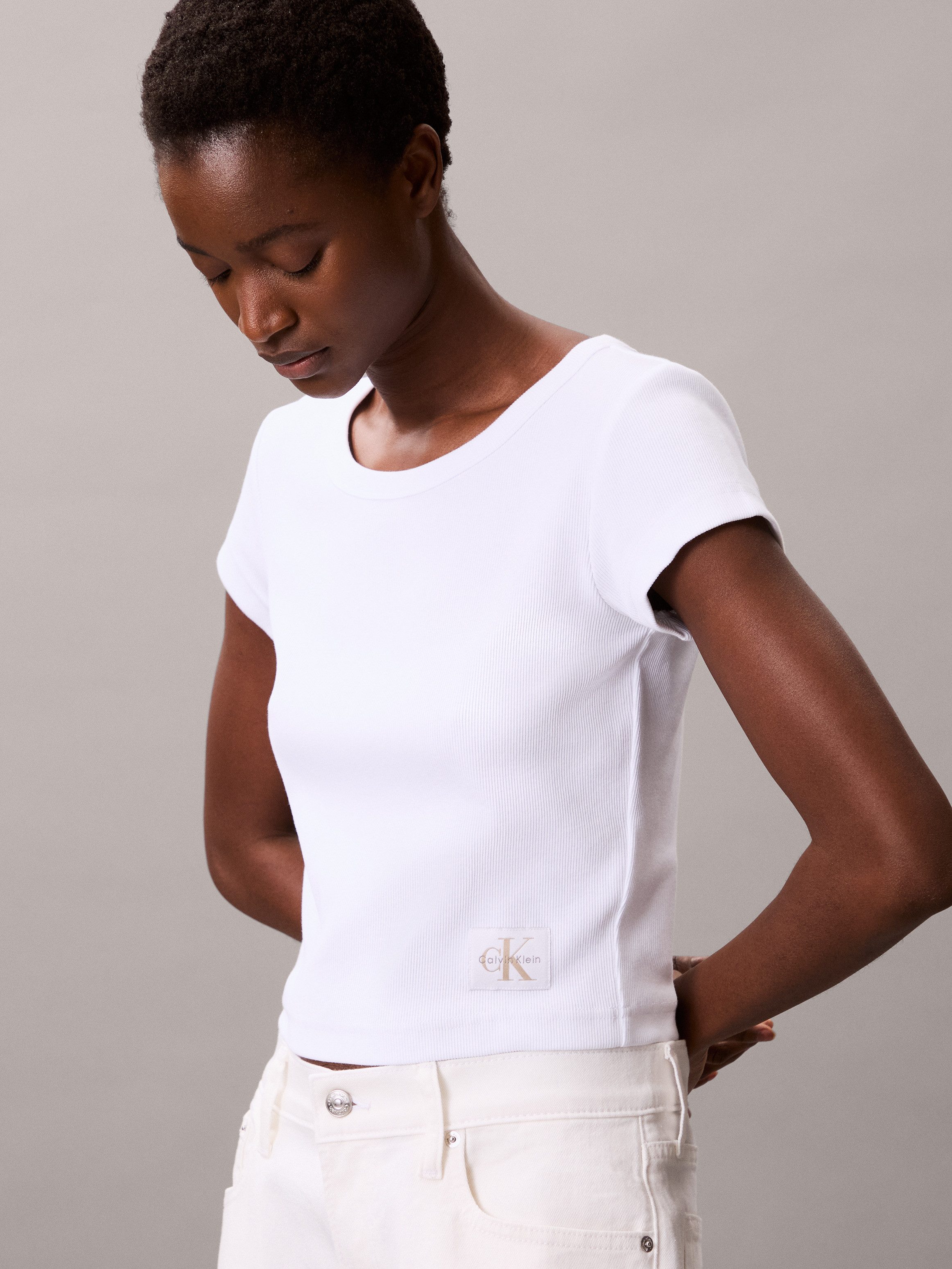 Calvin Klein Jeans T-Shirt WOVEN LABEL BABY RIB Regular fit mit Rundhalsausschnitt