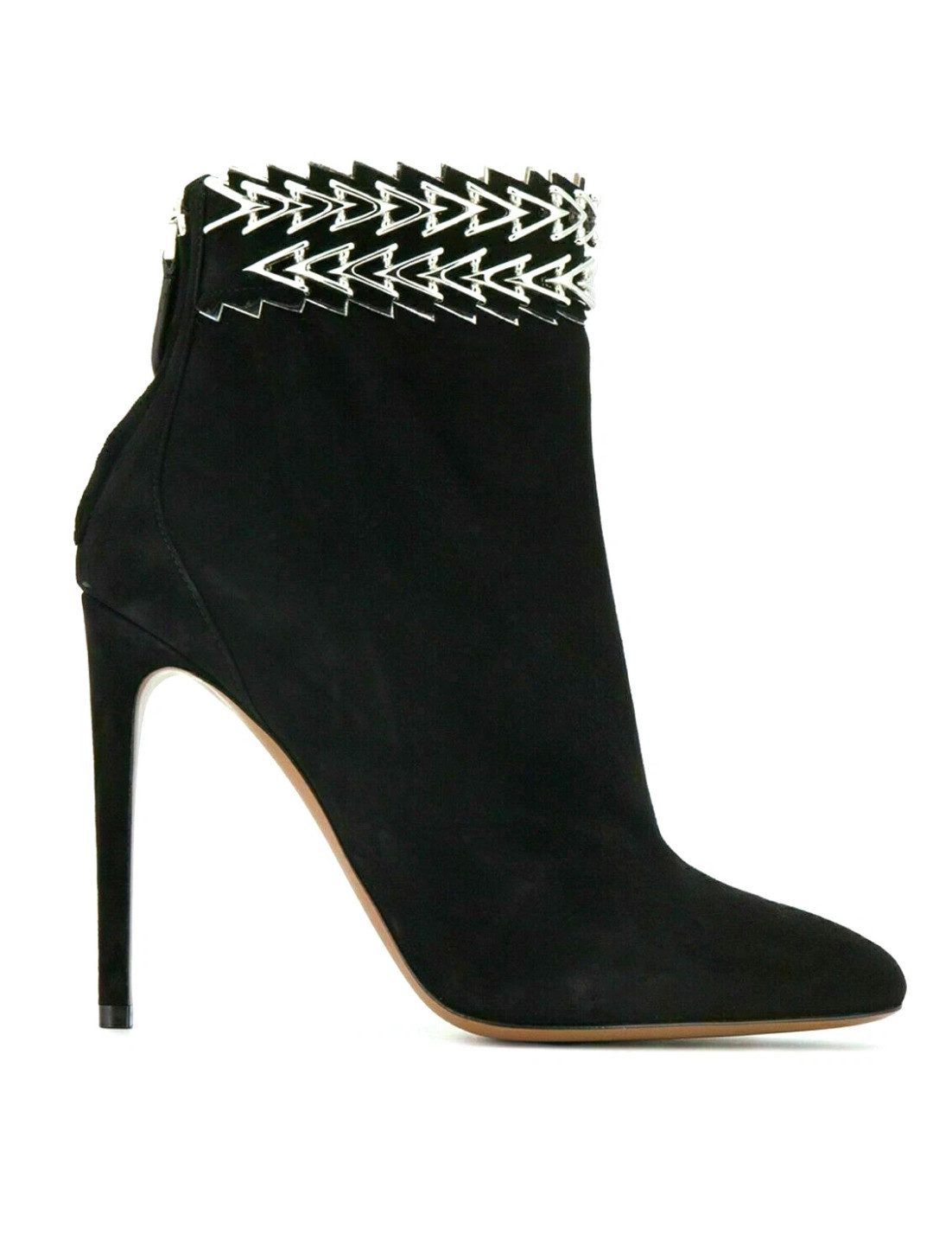 ALAÏA PARIS Boots aus Veloursleder mit Chevron-Nietenbesatz – Made in Italy 40 Ankleboots Exklusives Design mit architektonischem Chevron-Besatz