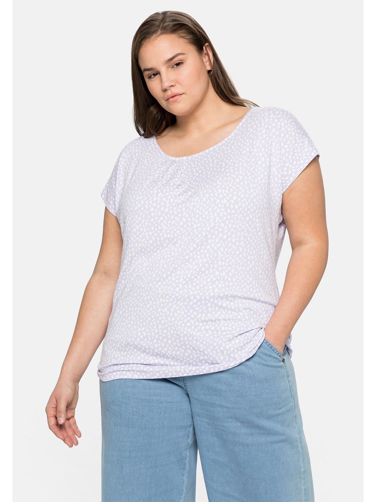 Sheego T-Shirt Große Größen mit Alloverdruck und gelegten Falten lavendel | T-Shirts