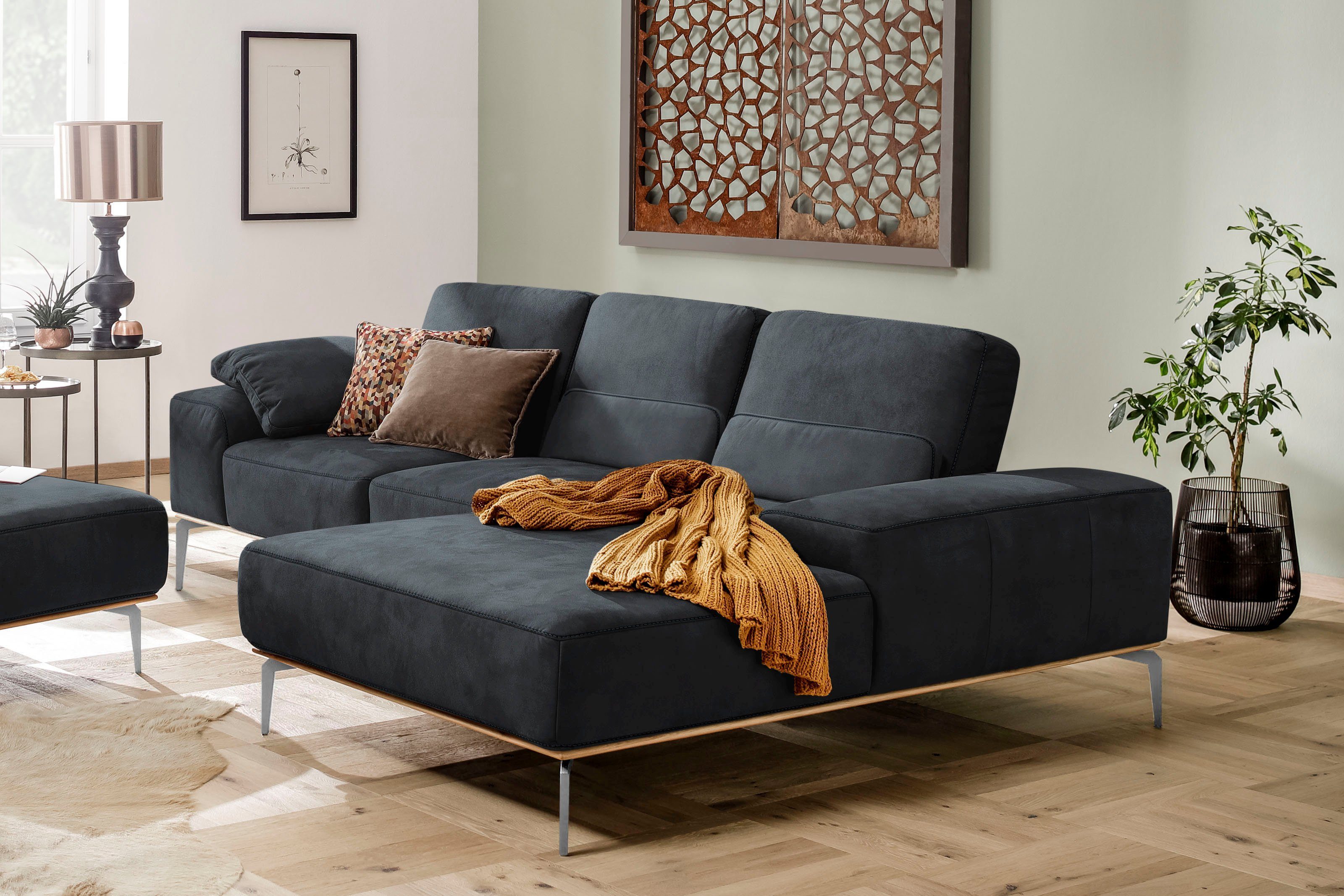 W.SCHILLIG Ecksofa run, Designsofa mit tollem Sitzkomfort, L-Form, mit elegantem Holzsockel, Füße in Chrom glänzend, Breite 279 cm