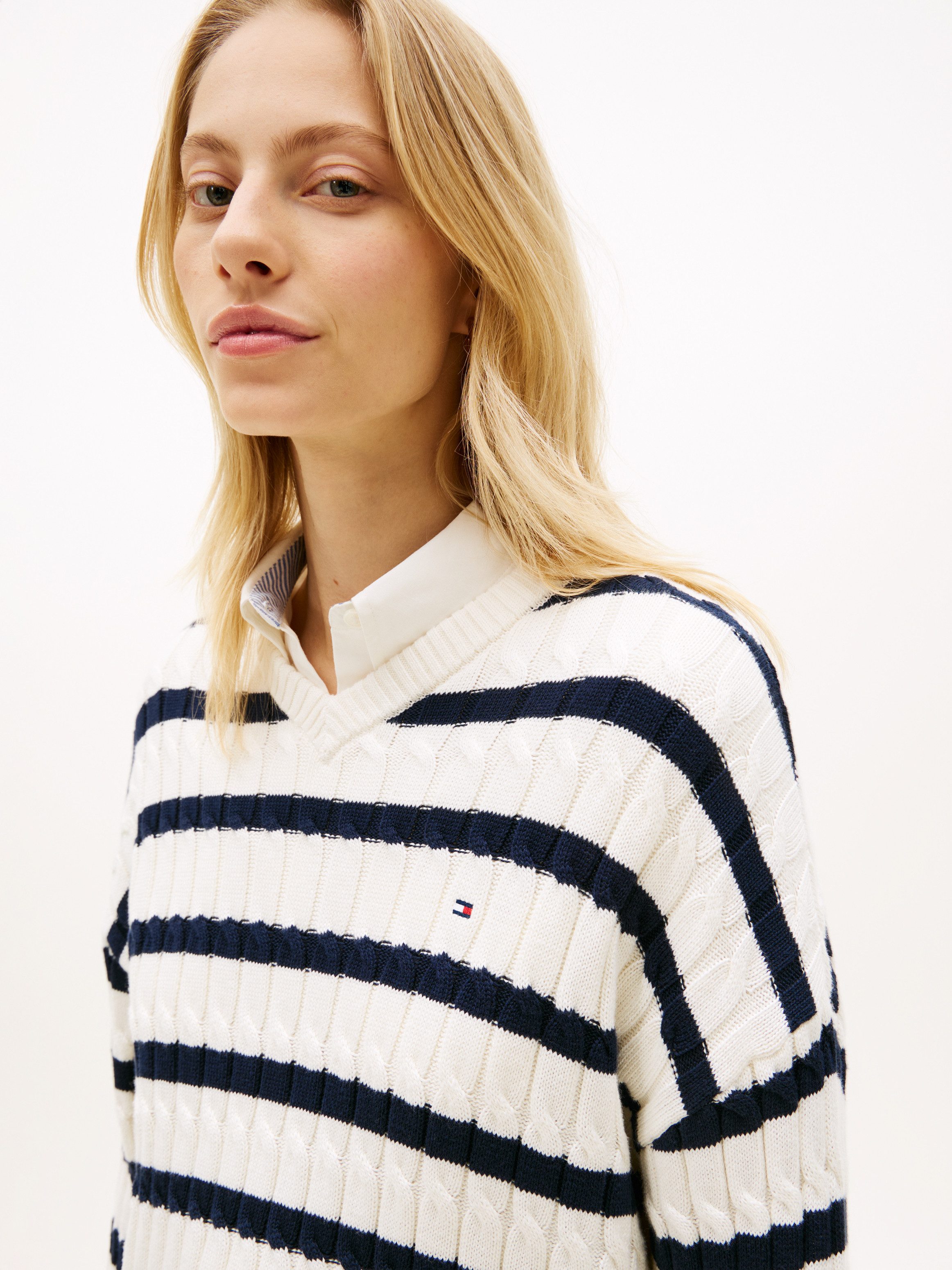 Tommy Hilfiger Strickpullover CO CABLE MID GG RLX LS V-NK SWT mit Zopfmuster
