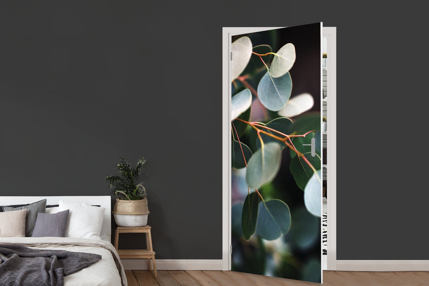 MuchoWow Türtapete Eukalyptusblätter auf cm (1 75x205 Matt, Tür, bedruckt, Türaufkleber, für St), Zweigen, Fototapete