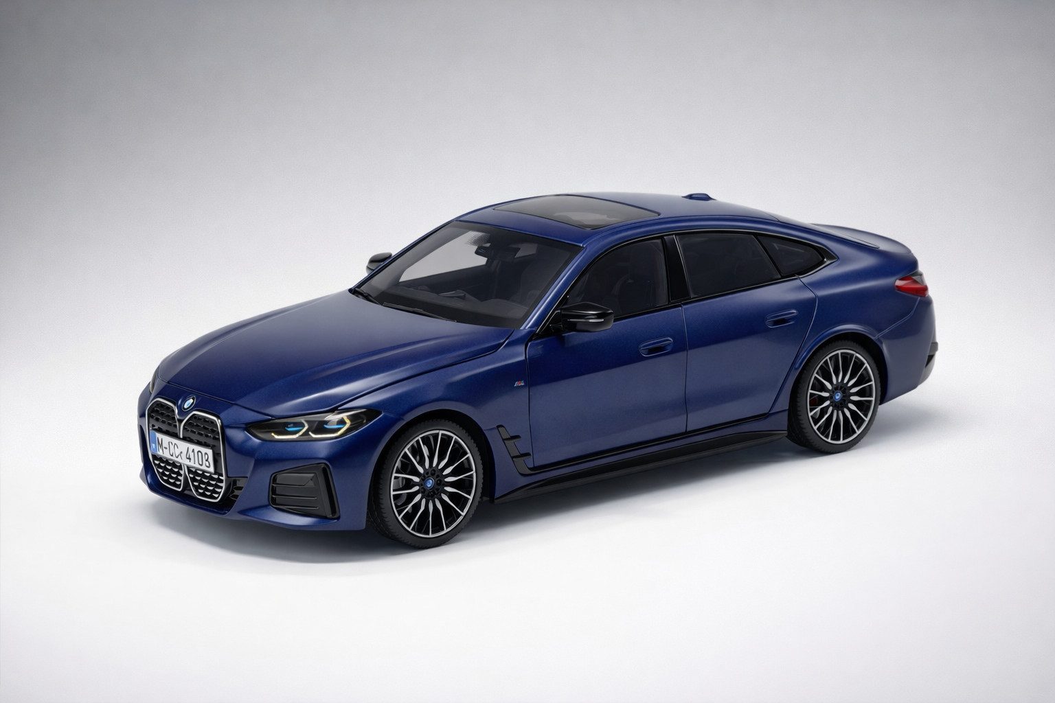 BMW Modellauto BMW i4 M50 1:18 Miniatur Modellauto Modellfahrzeug Miniaturauto, (1-tlg)