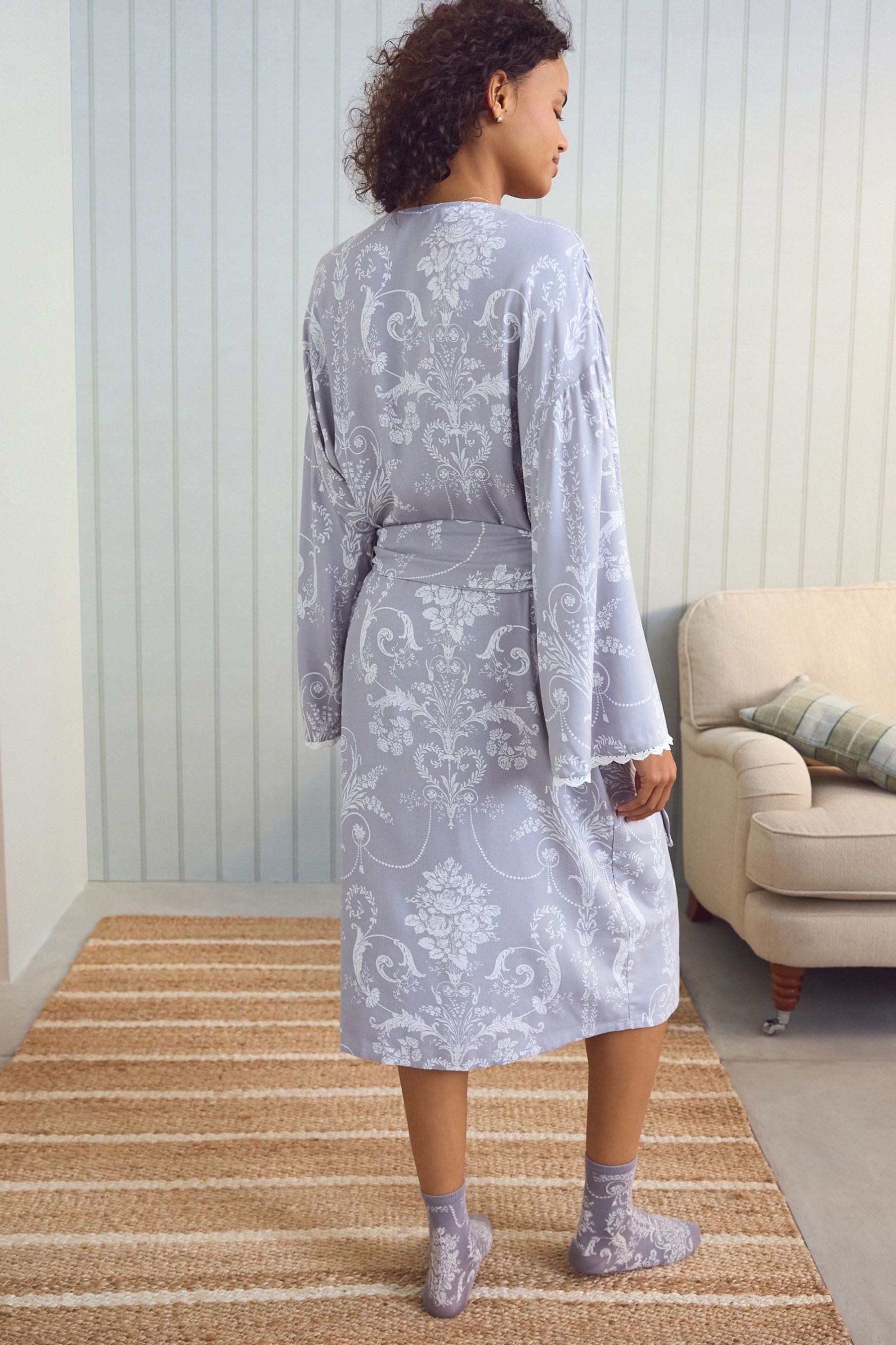 LAURA ASHLEY Damenbademantel Laura Ashley Josette Morgenmantel, Viskose günstig online kaufen