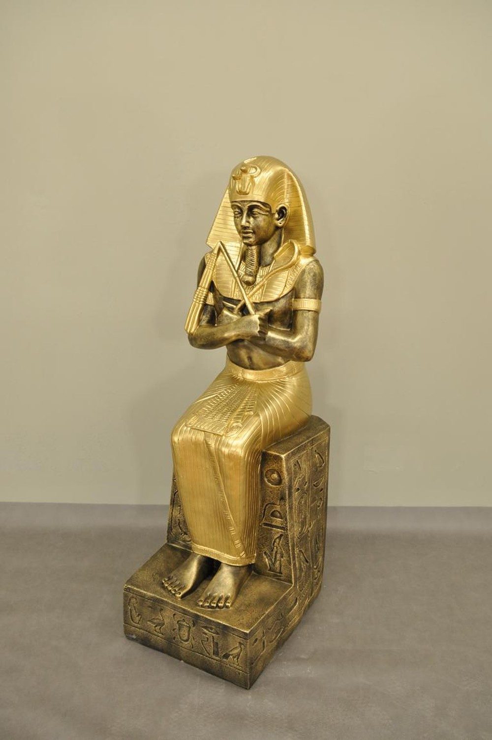 JVmoebel Skulptur Ägyptische Pharao Statue aus Polyresin in Antikoptik, Made in Europa