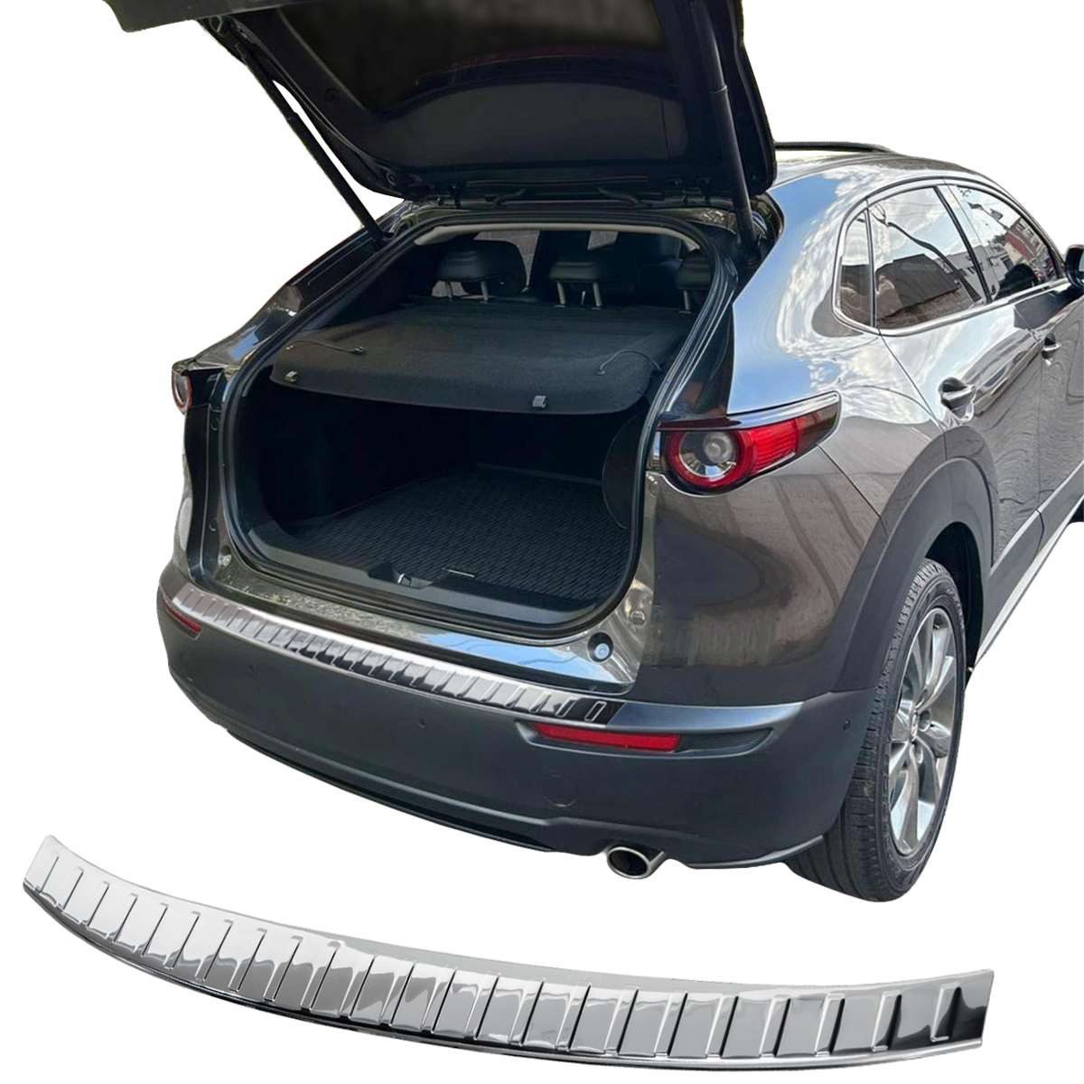 RECAMBO Ladekantenschutz für Mazda CX-30, Typ DM, BJ ab 2019> Stoßstangenschutz, V2A rostfrei, Exklusive Optik, praktischer Schutz & perfekte Passform